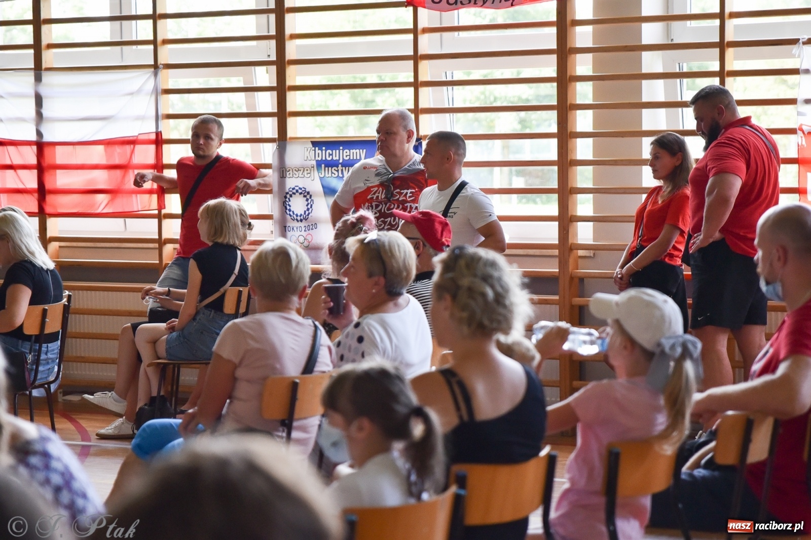 Zdjęcie w galerii na portalu naszraciborz.pl: Fan-club Justyny wypełnił salę na Ocicach. Szykuje się powitanie mistrzyni w Raciborzu wiadomości z regionu