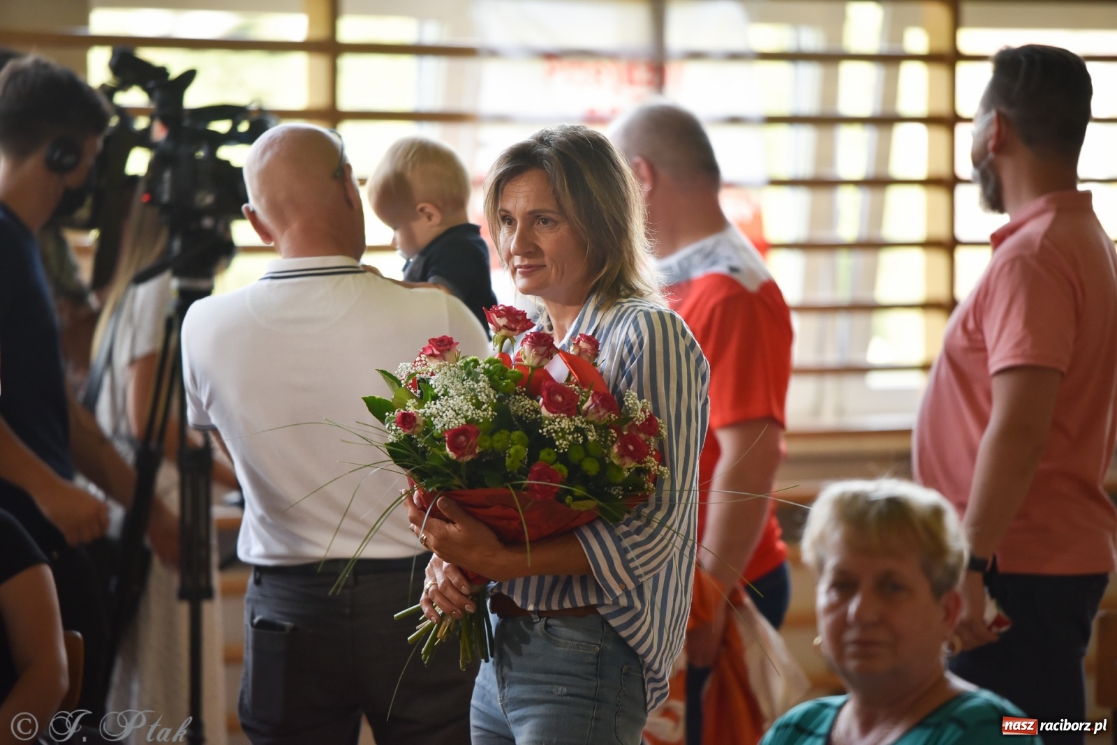 Zdjęcie w galerii na portalu naszraciborz.pl: Fan-club Justyny wypełnił salę na Ocicach. Szykuje się powitanie mistrzyni w Raciborzu wiadomości z regionu