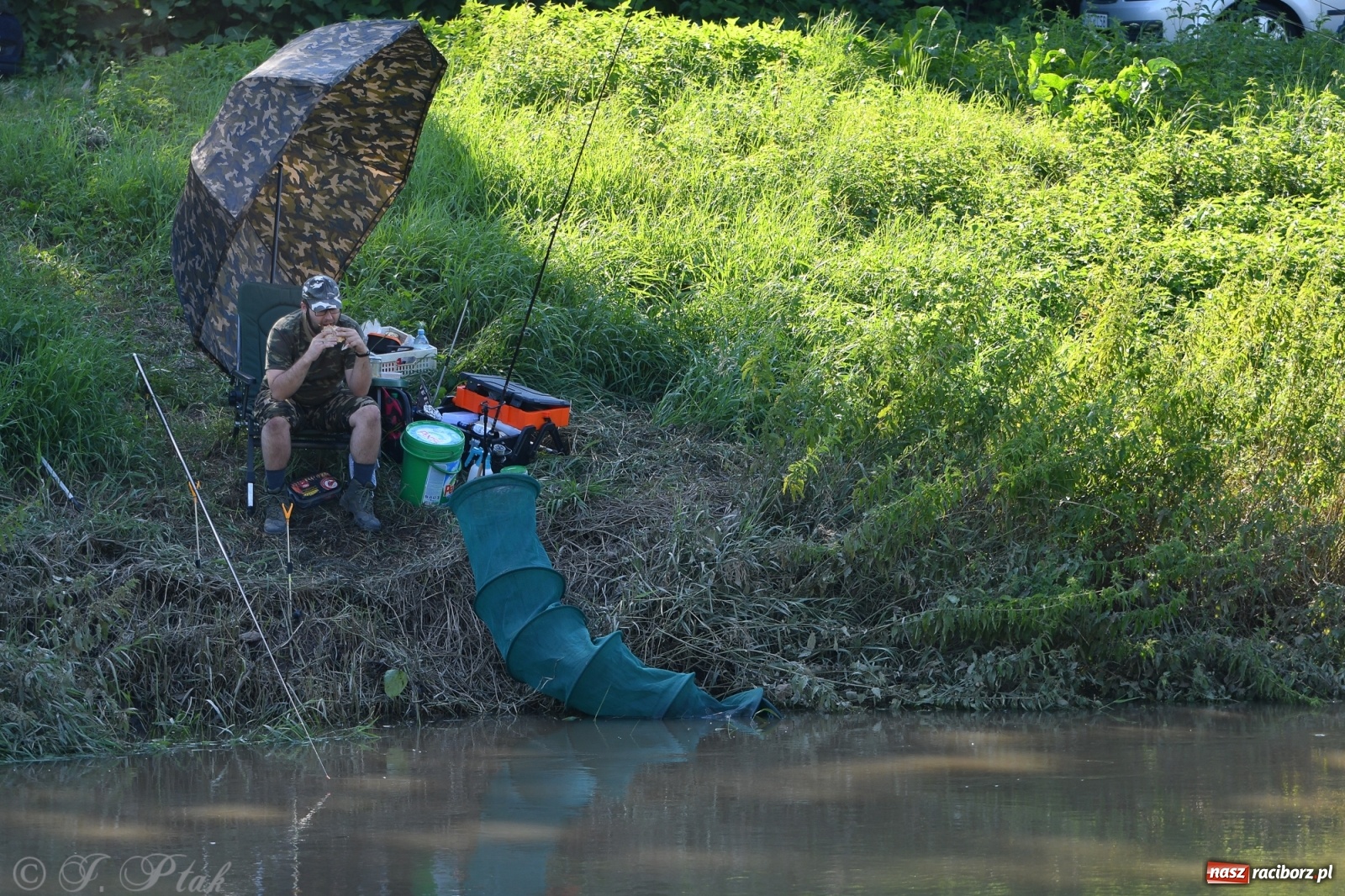 Zdjęcie w galerii na portalu naszraciborz.pl: Roland Przybyła triumfatorem zawodów wędkarskich Odra 2021 wiadomości z regionu
