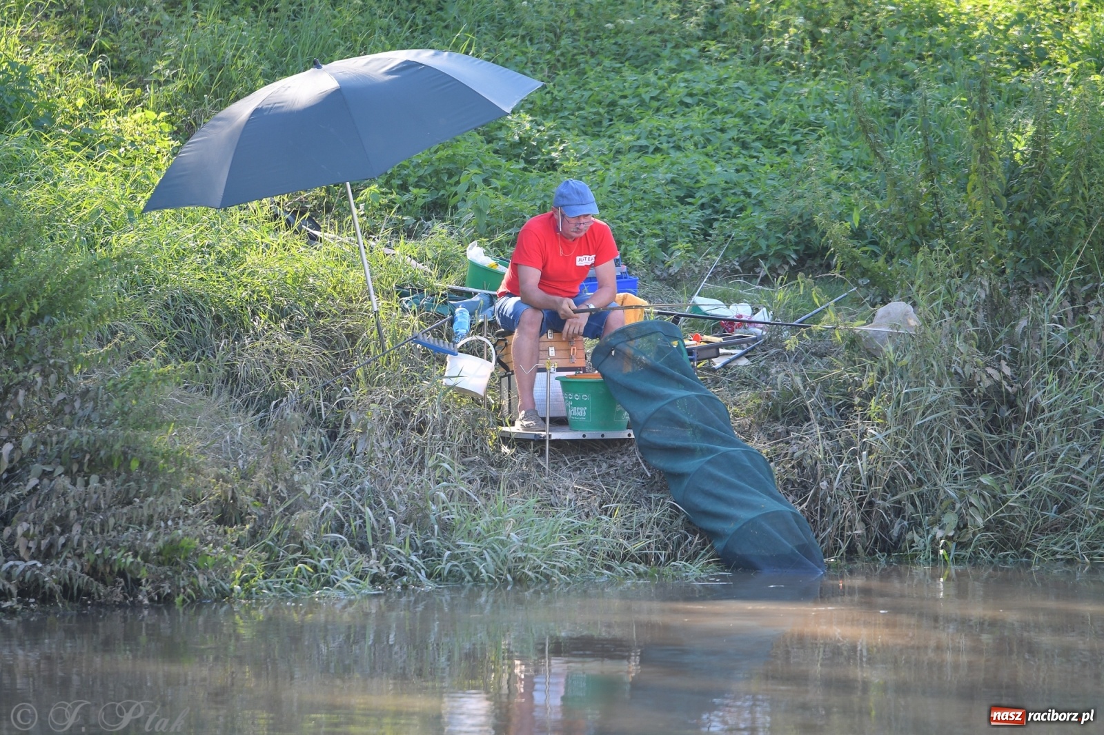 Zdjęcie w galerii na portalu naszraciborz.pl: Roland Przybyła triumfatorem zawodów wędkarskich Odra 2021 wiadomości z regionu