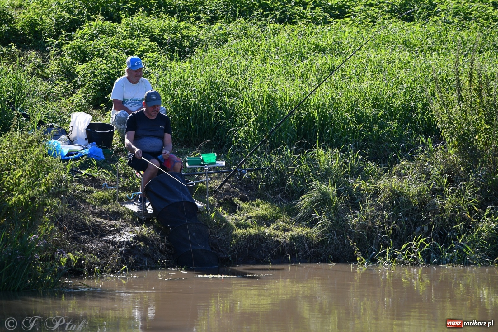 Zdjęcie w galerii na portalu naszraciborz.pl: Roland Przybyła triumfatorem zawodów wędkarskich Odra 2021 wiadomości z regionu