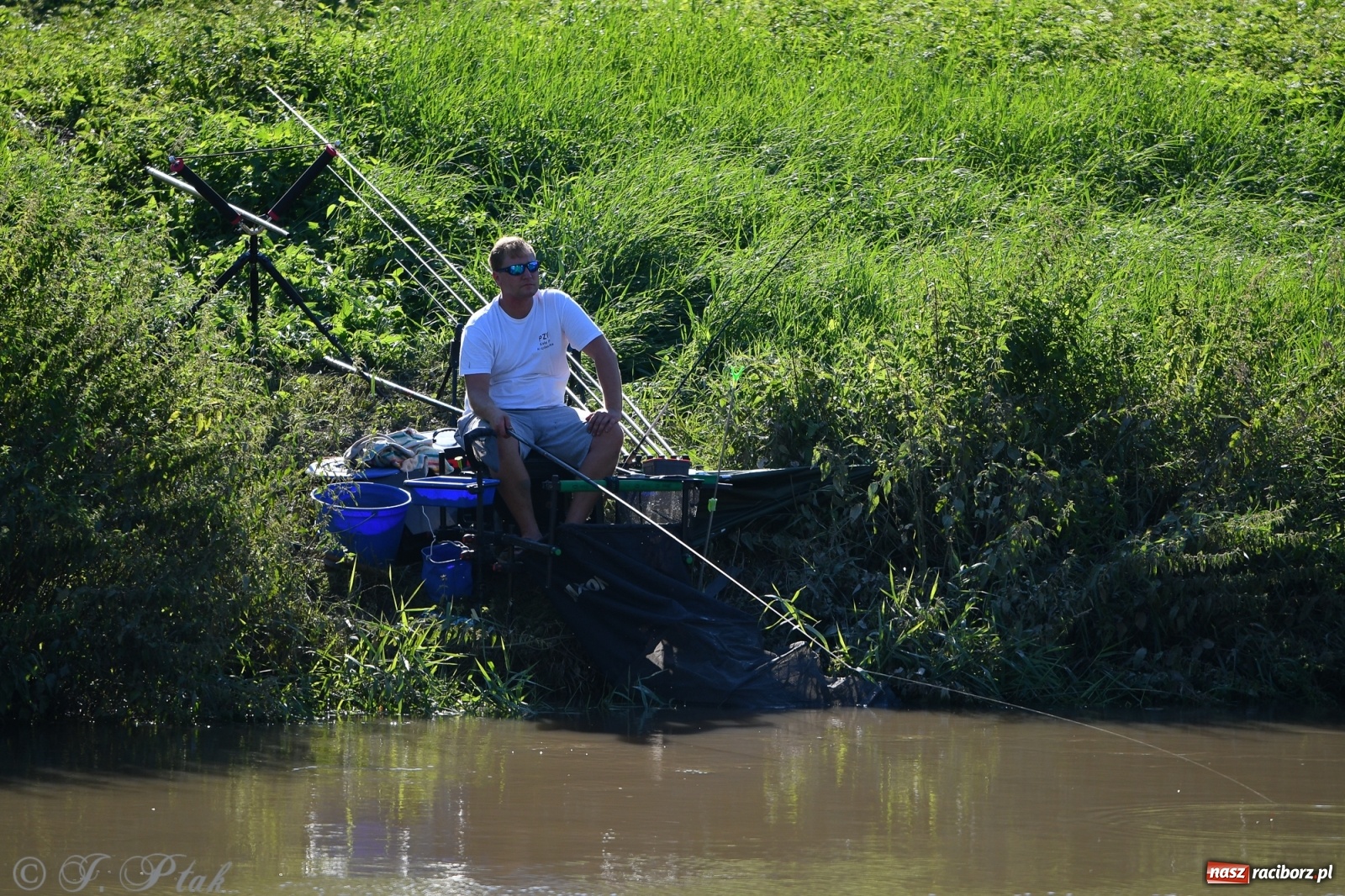 Zdjęcie w galerii na portalu naszraciborz.pl: Roland Przybyła triumfatorem zawodów wędkarskich Odra 2021 wiadomości z regionu