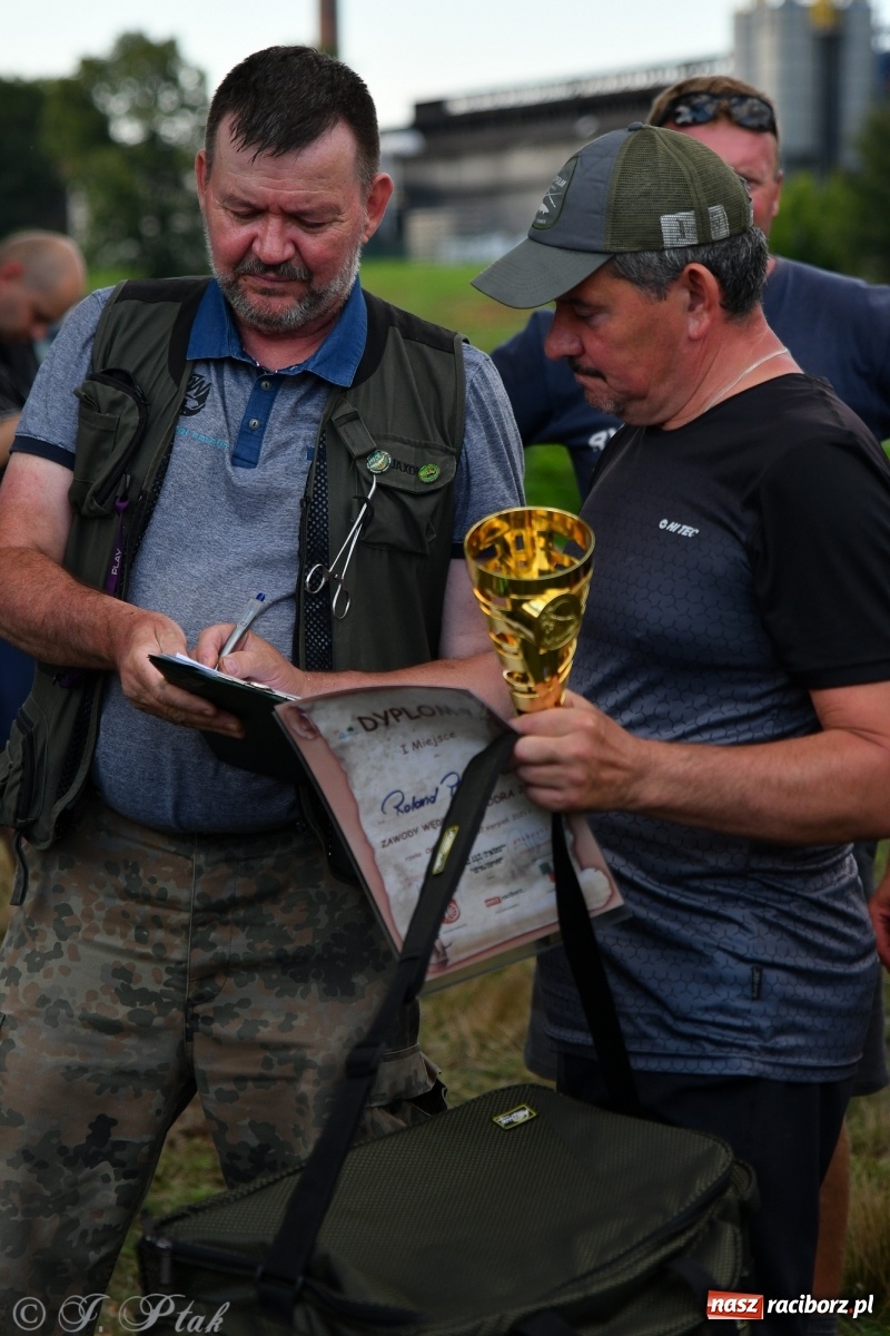 Zdjęcie w galerii na portalu naszraciborz.pl: Roland Przybyła triumfatorem zawodów wędkarskich Odra 2021 wiadomości z regionu