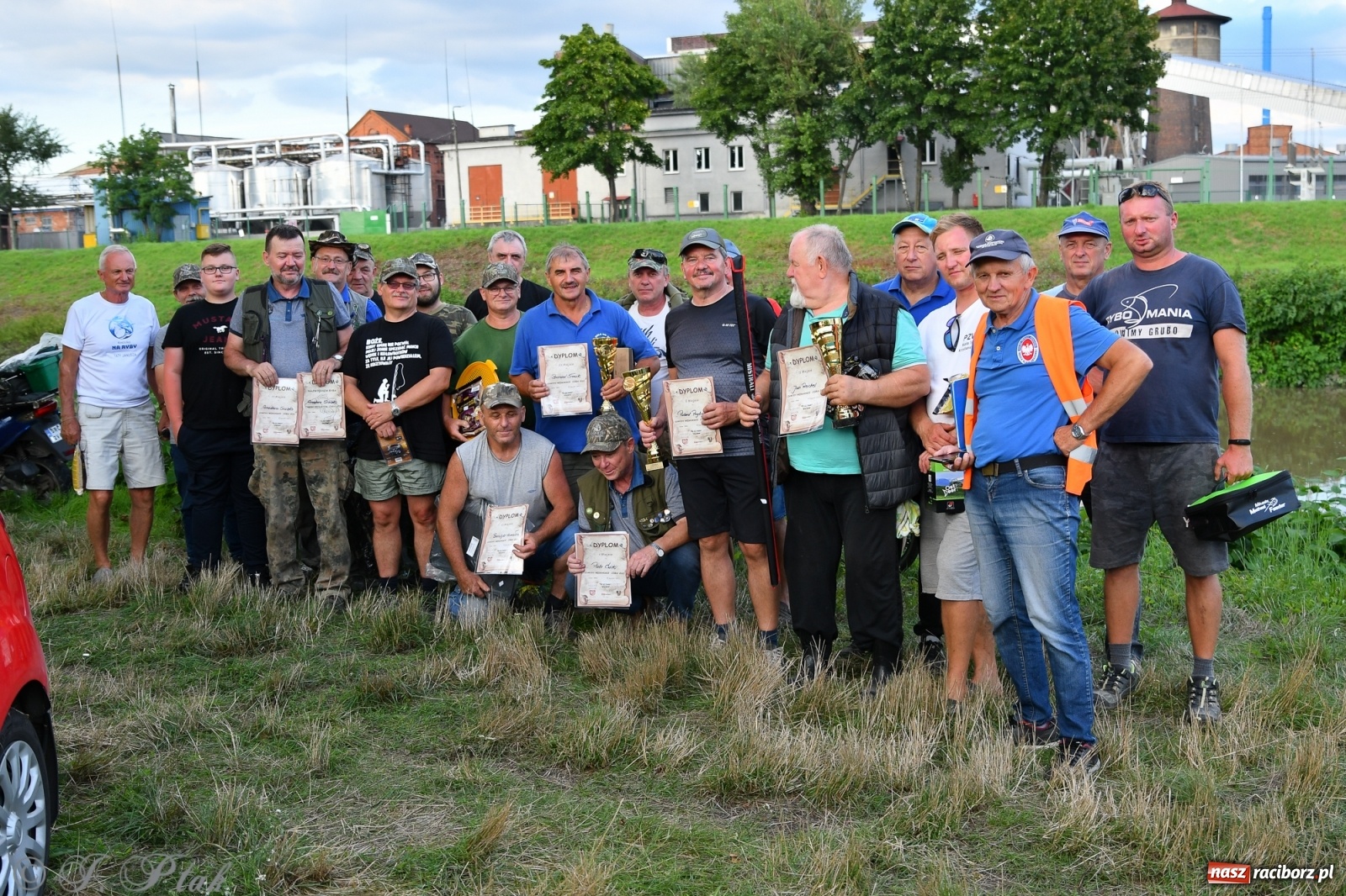 Zdjęcie w galerii na portalu naszraciborz.pl: Roland Przybyła triumfatorem zawodów wędkarskich Odra 2021 wiadomości z regionu