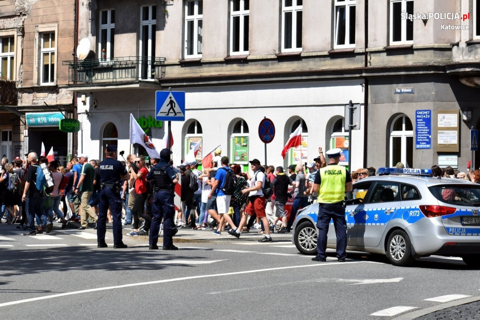 Zdjęcie w galerii na portalu naszraciborz.pl: Katowice: uczestnicy marszu sprzeciwiają się polityce rządu w kwestii Covid-19 [FOTO] wiadomości z regionu