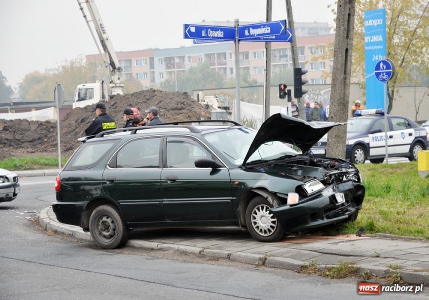 Zdjęcie w galerii na portalu naszraciborz.pl: Kolejna kraksa na mycie wiadomości z regionu