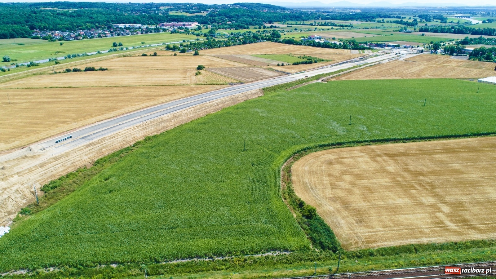 Zdjęcie w galerii na portalu naszraciborz.pl: Raport z budowy wschodniej obwodnicy Raciborza [LIPIEC] wiadomości z regionu