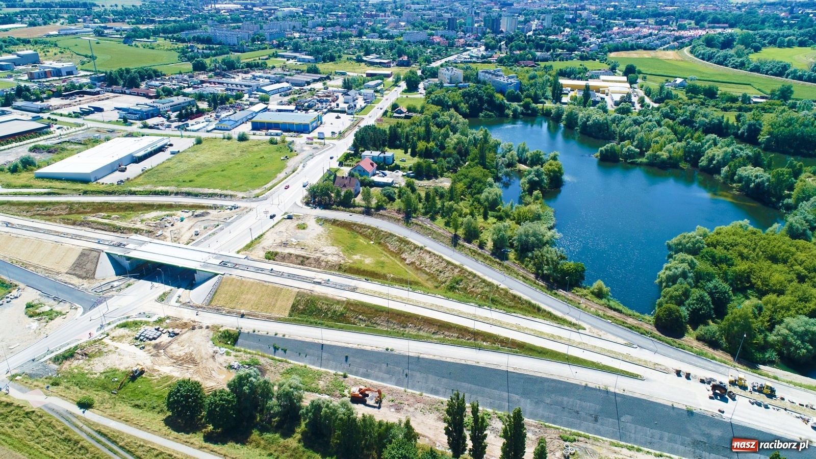 Zdjęcie w galerii na portalu naszraciborz.pl: Raport z budowy wschodniej obwodnicy Raciborza [LIPIEC] wiadomości z regionu