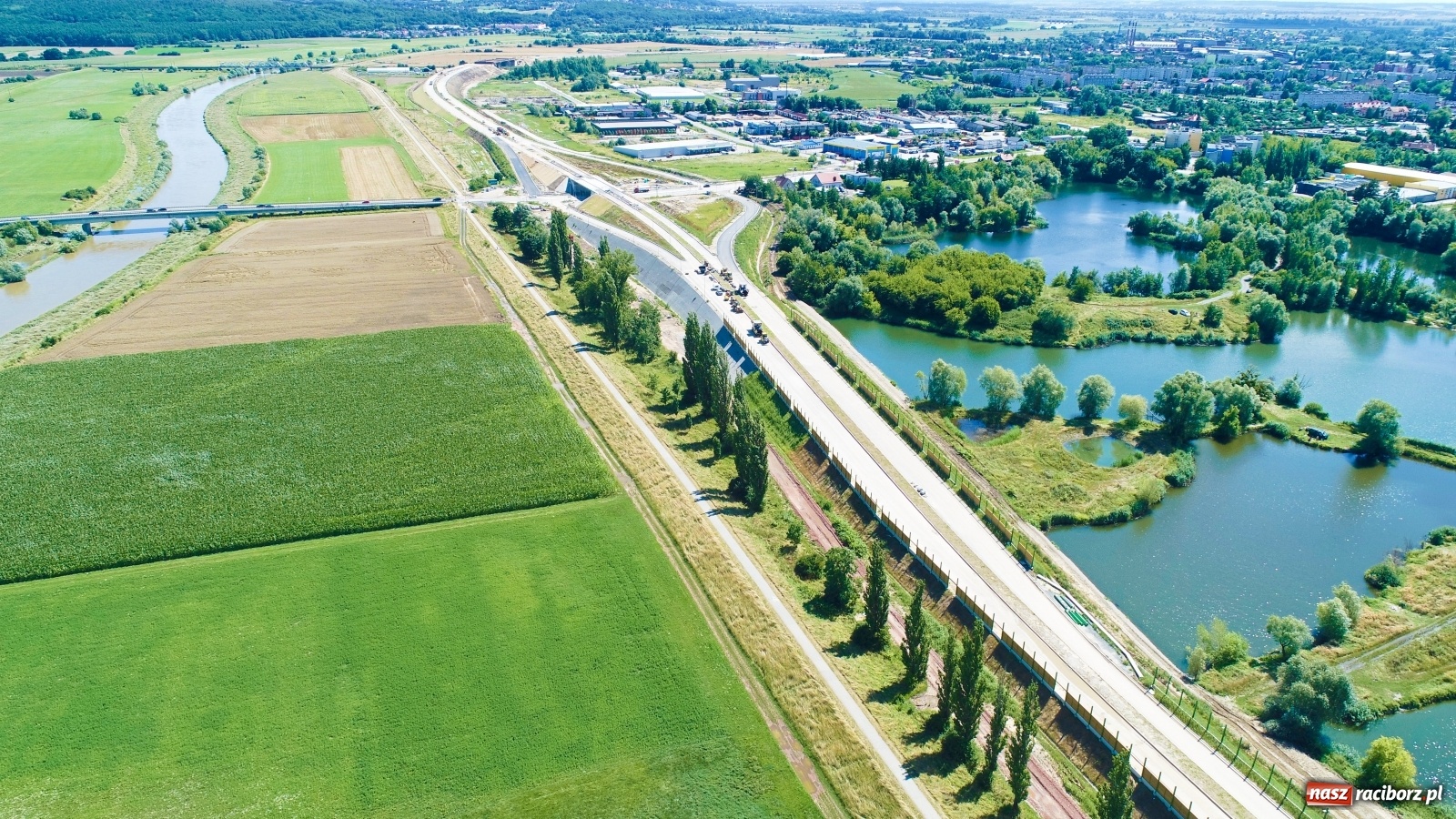 Zdjęcie w galerii na portalu naszraciborz.pl: Raport z budowy wschodniej obwodnicy Raciborza [LIPIEC] wiadomości z regionu