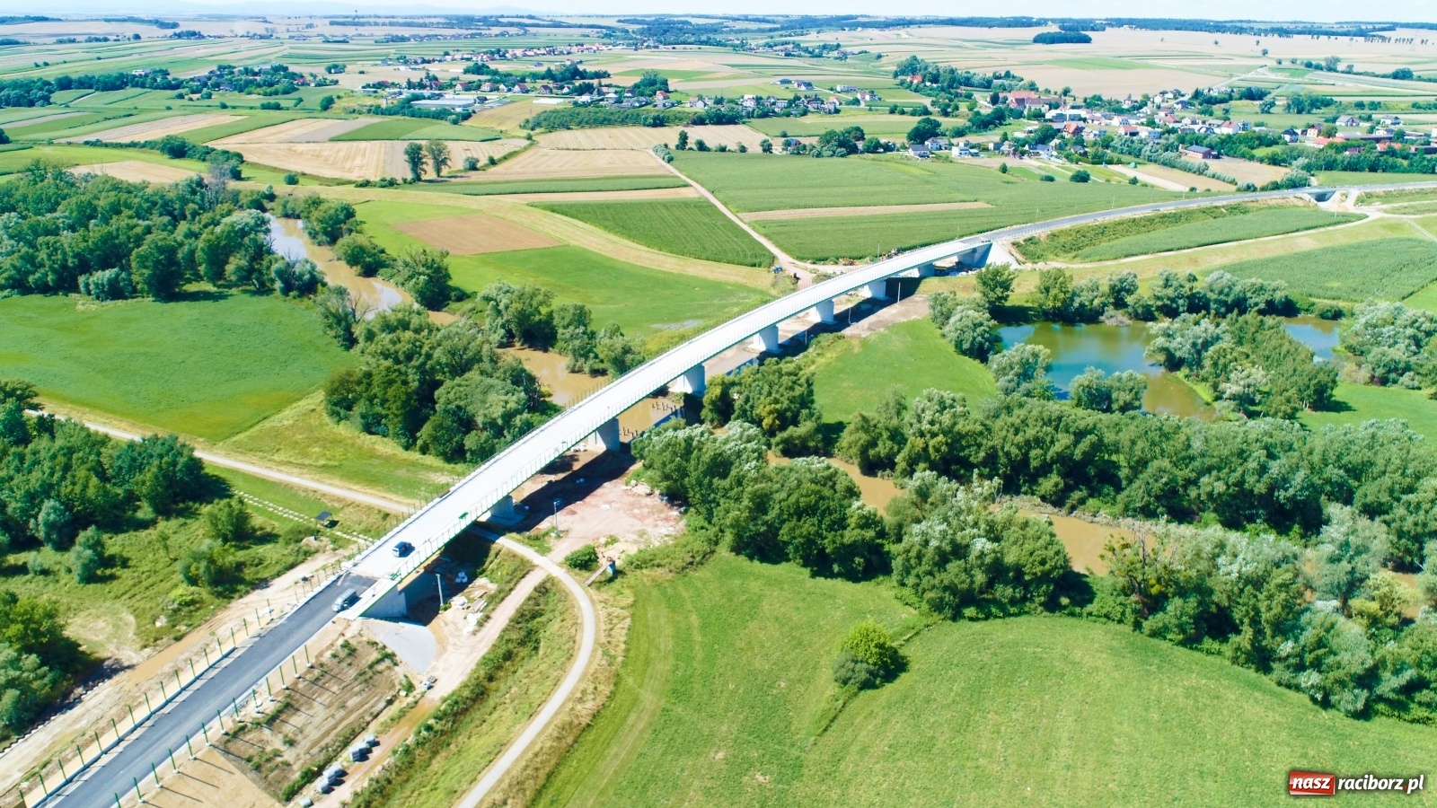 Zdjęcie w galerii na portalu naszraciborz.pl: Raport z budowy wschodniej obwodnicy Raciborza [LIPIEC] wiadomości z regionu