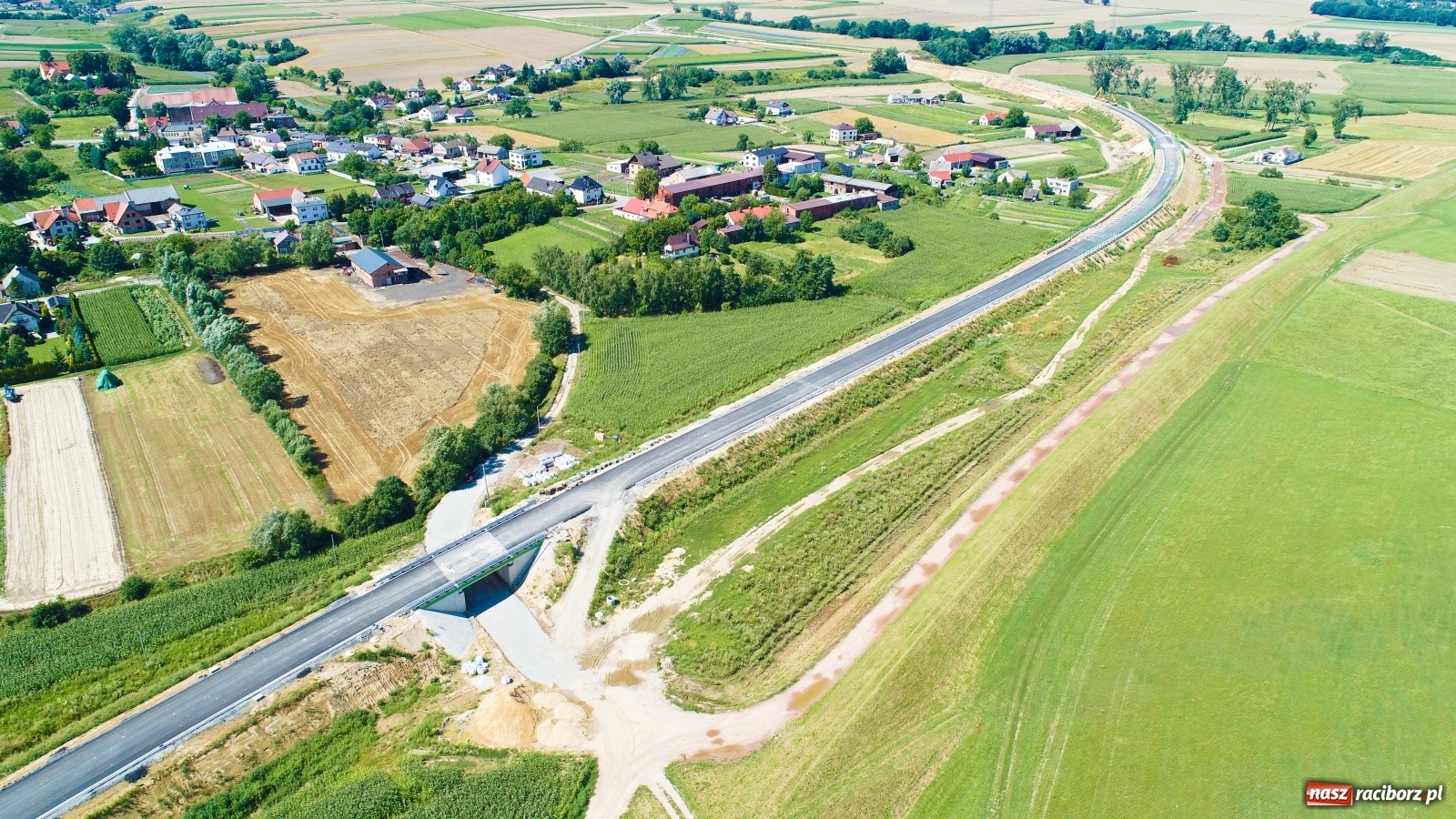 Zdjęcie w galerii na portalu naszraciborz.pl: Raport z budowy wschodniej obwodnicy Raciborza [LIPIEC] wiadomości z regionu