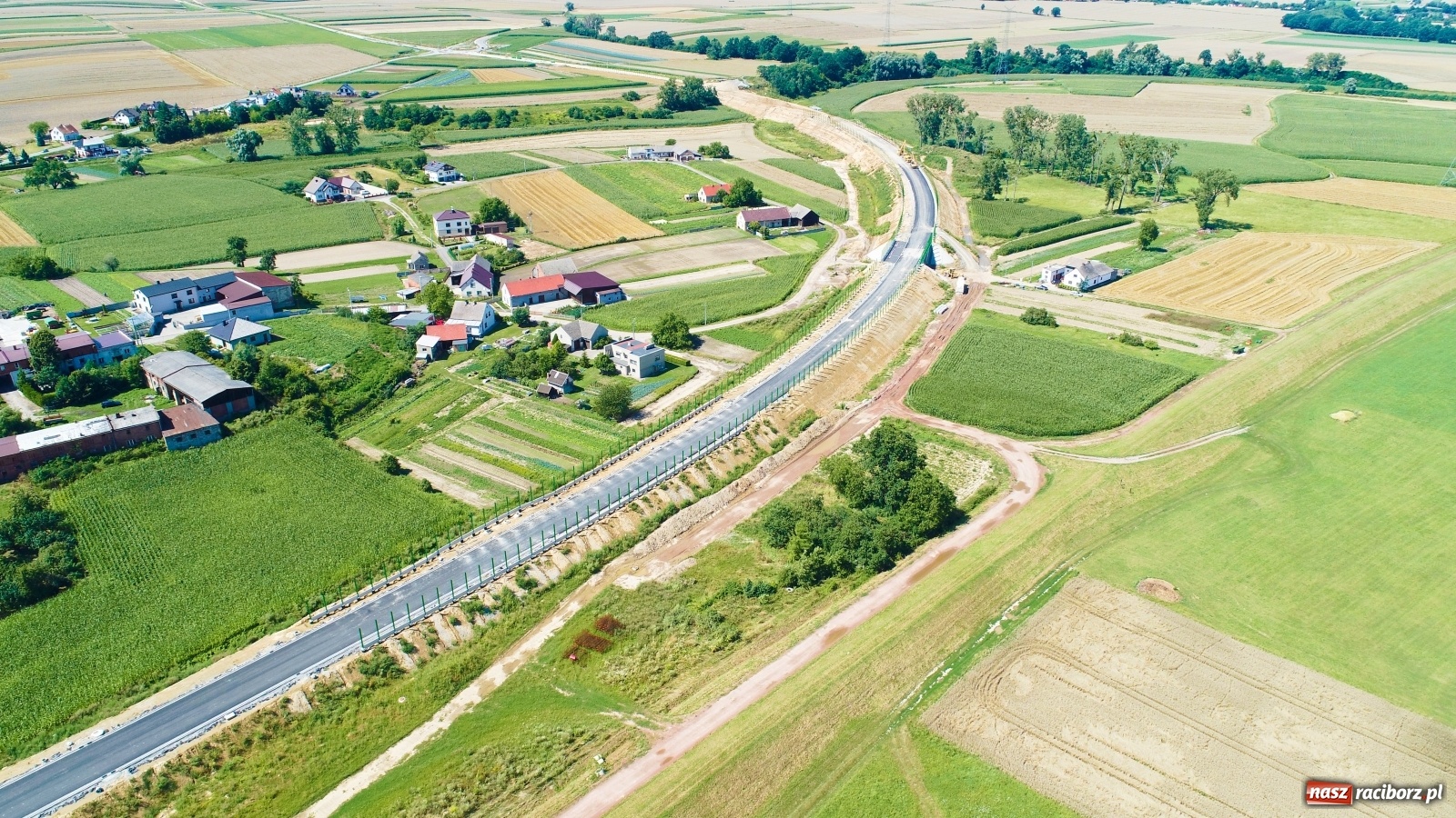 Zdjęcie w galerii na portalu naszraciborz.pl: Raport z budowy wschodniej obwodnicy Raciborza [LIPIEC] wiadomości z regionu