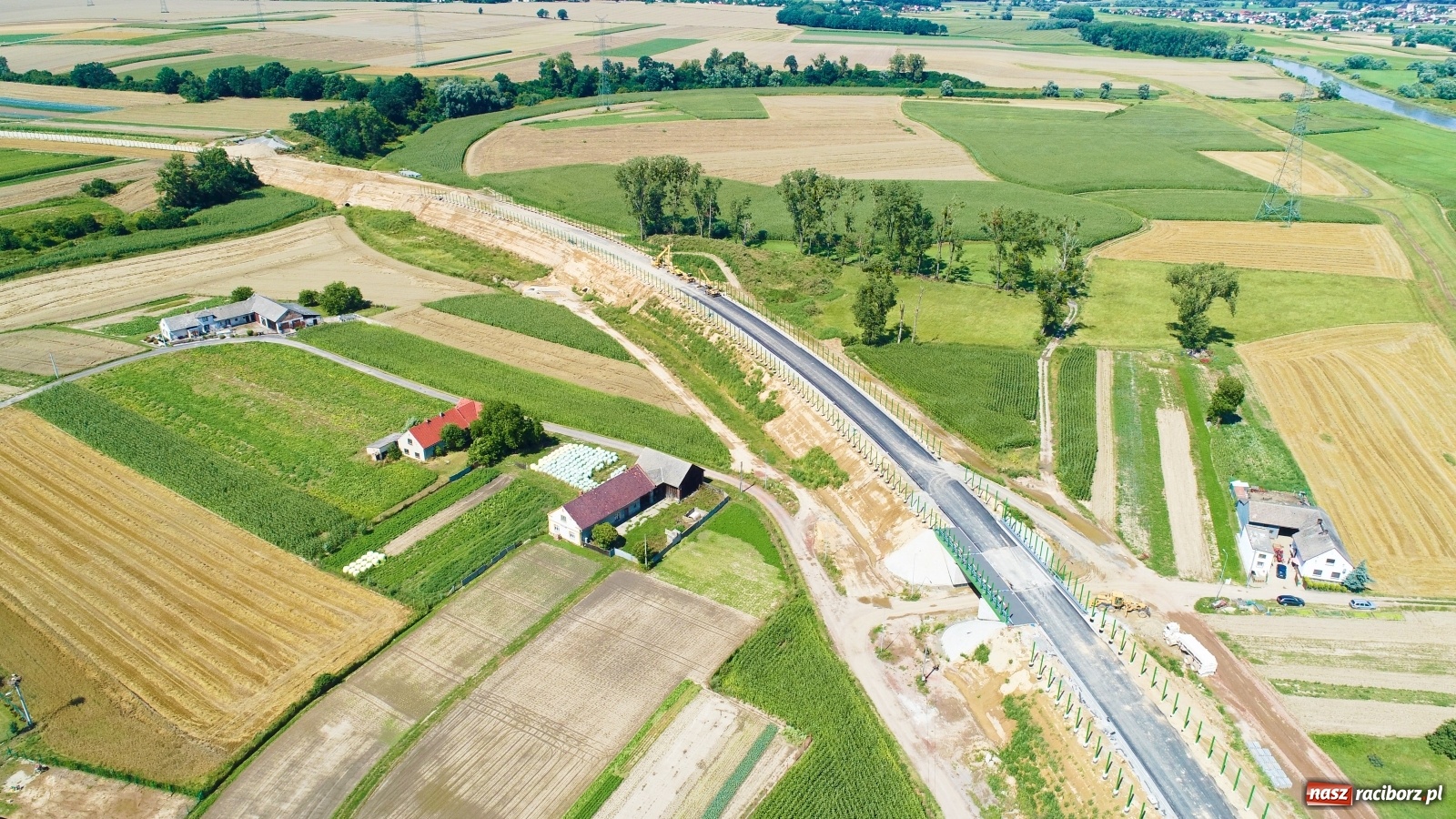 Zdjęcie w galerii na portalu naszraciborz.pl: Raport z budowy wschodniej obwodnicy Raciborza [LIPIEC] wiadomości z regionu