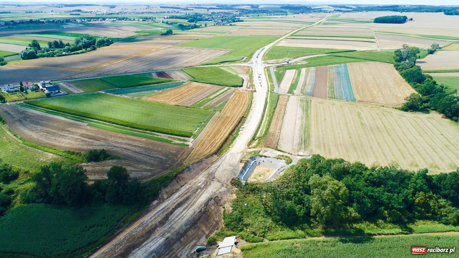 Zdjęcie w galerii na portalu naszraciborz.pl: Raport z budowy wschodniej obwodnicy Raciborza [LIPIEC] wiadomości z regionu