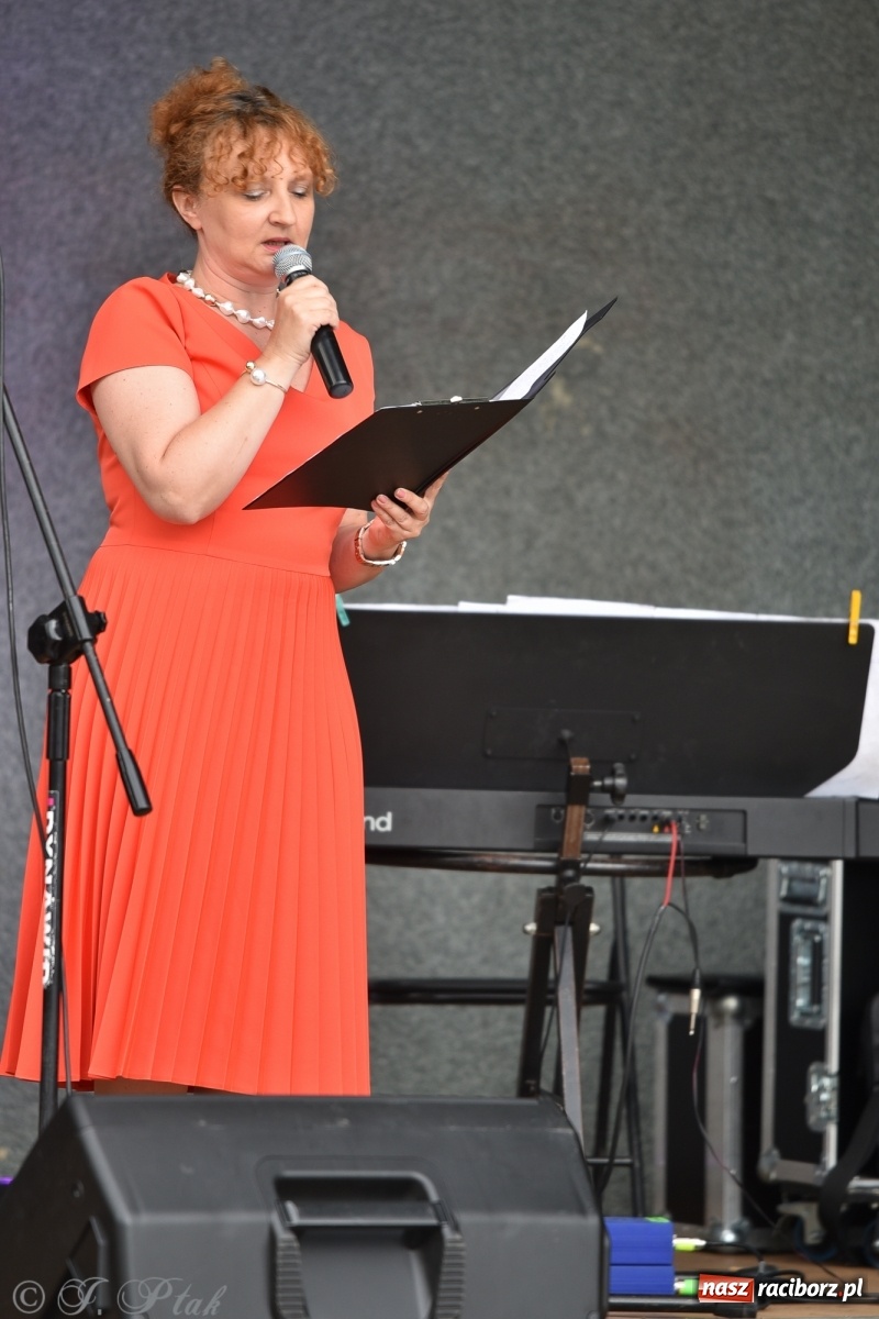 Zdjęcie w galerii na portalu naszraciborz.pl: Operowa kraina uśmiechu w parku m. Roth wiadomości z regionu