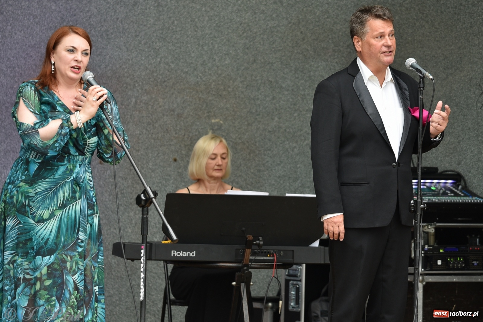 Zdjęcie w galerii na portalu naszraciborz.pl: Operowa kraina uśmiechu w parku m. Roth wiadomości z regionu