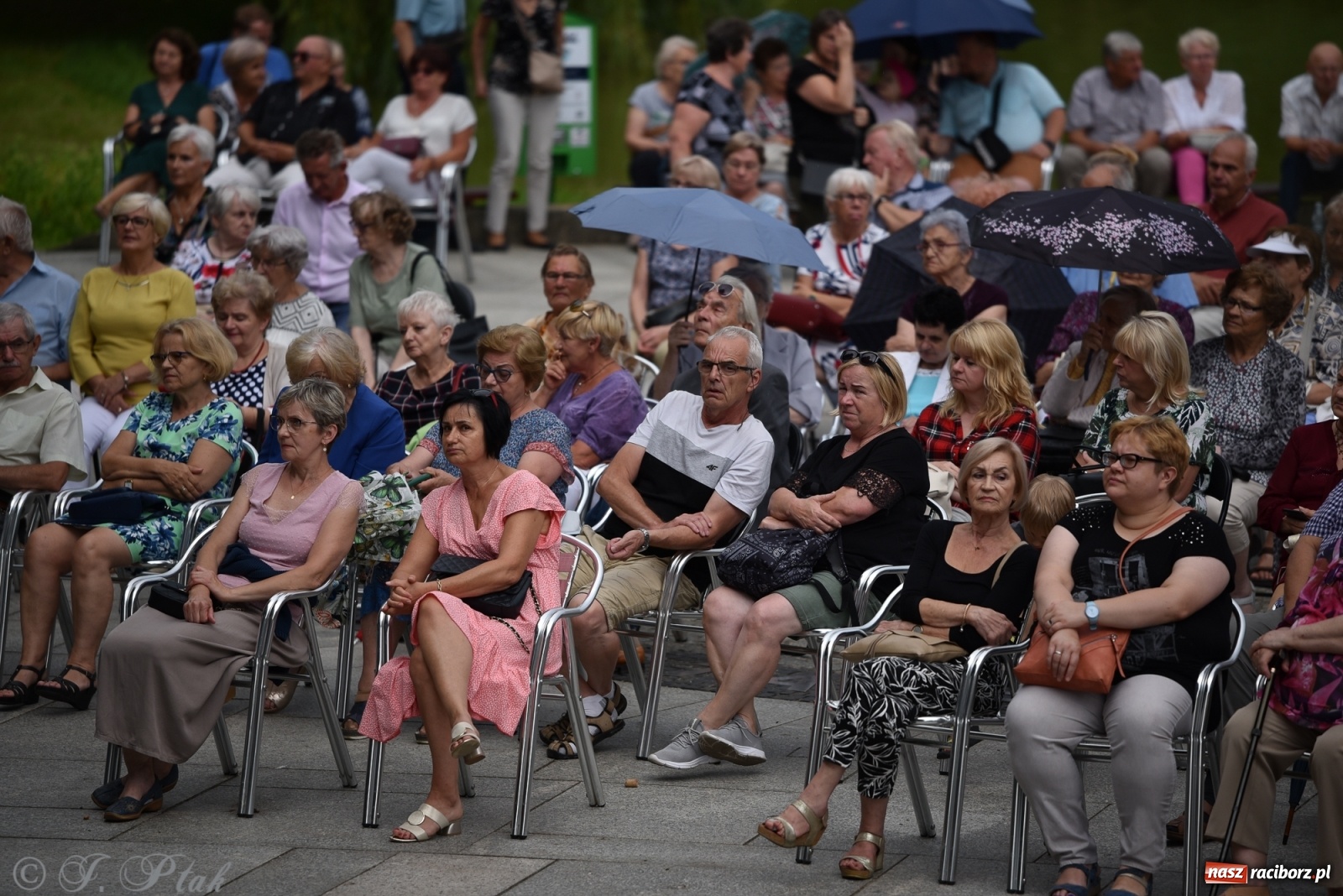 Zdjęcie w galerii na portalu naszraciborz.pl: Operowa kraina uśmiechu w parku m. Roth wiadomości z regionu