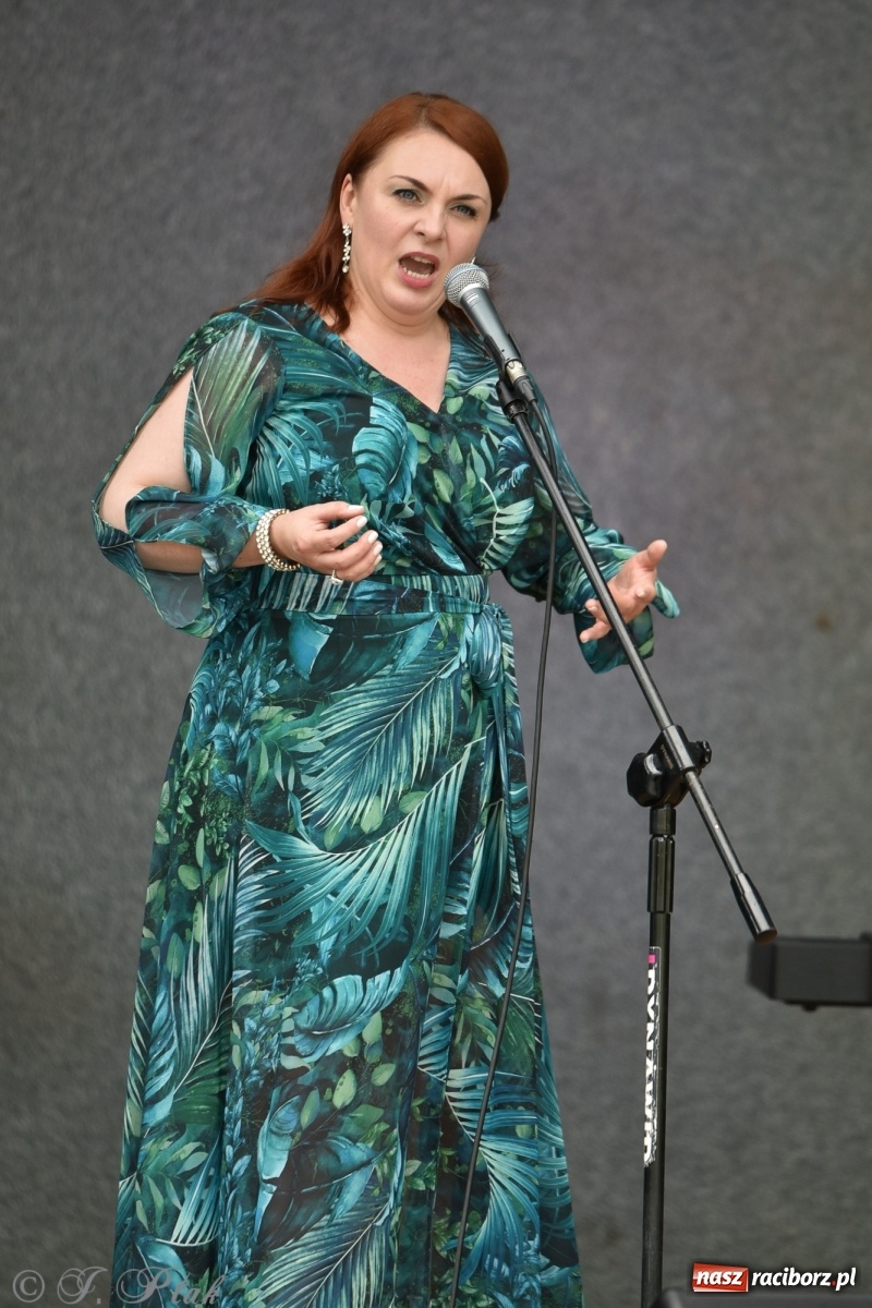 Zdjęcie w galerii na portalu naszraciborz.pl: Operowa kraina uśmiechu w parku m. Roth wiadomości z regionu