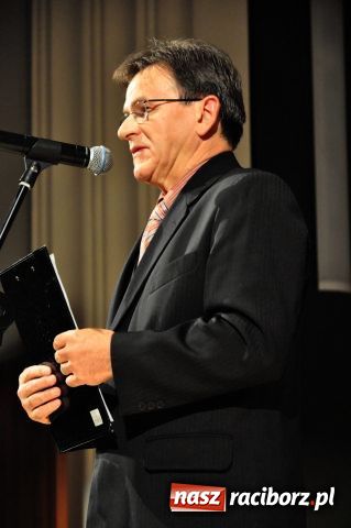 Zdjęcie w galerii na portalu naszraciborz.pl: Medale księdza trafiającego do więźniów wiadomości z regionu