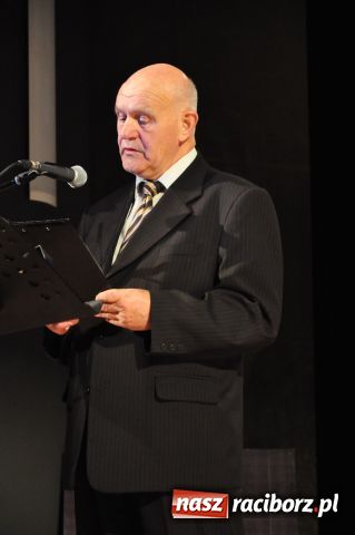 Zdjęcie w galerii na portalu naszraciborz.pl: Medale księdza trafiającego do więźniów wiadomości z regionu