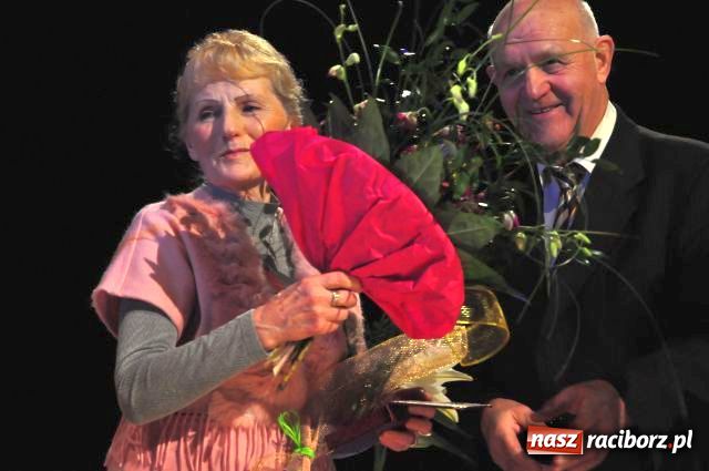 Zdjęcie w galerii na portalu naszraciborz.pl: Medale księdza trafiającego do więźniów wiadomości z regionu