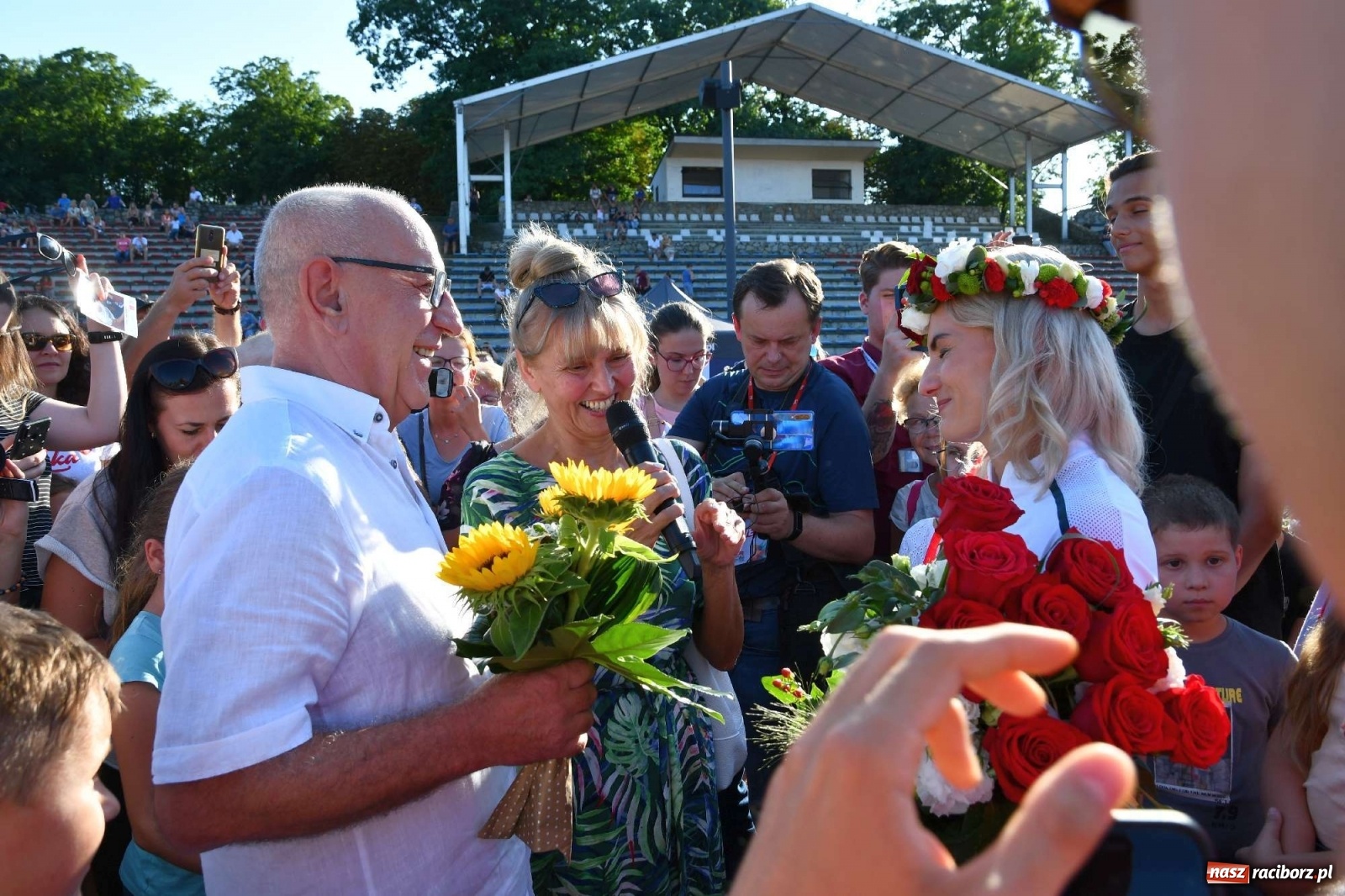 Zdjęcie w galerii na portalu naszraciborz.pl: Wielka feta na Zamkowej. Justyna Święty-Ersetic w rodzinnym Raciborzu [FOTO i WIDEO] wiadomości z regionu