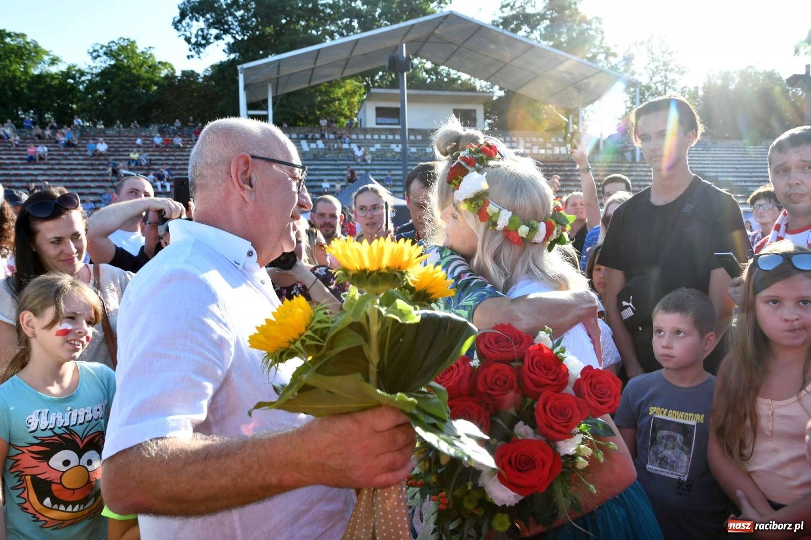 Zdjęcie w galerii na portalu naszraciborz.pl: Wielka feta na Zamkowej. Justyna Święty-Ersetic w rodzinnym Raciborzu [FOTO i WIDEO] wiadomości z regionu