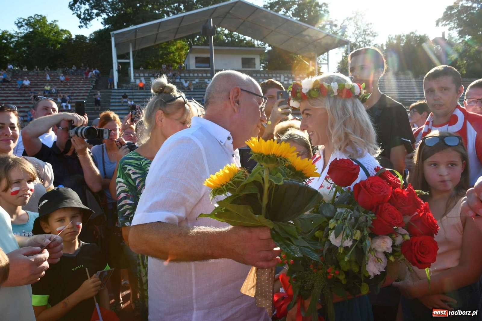 Zdjęcie w galerii na portalu naszraciborz.pl: Wielka feta na Zamkowej. Justyna Święty-Ersetic w rodzinnym Raciborzu [FOTO i WIDEO] wiadomości z regionu