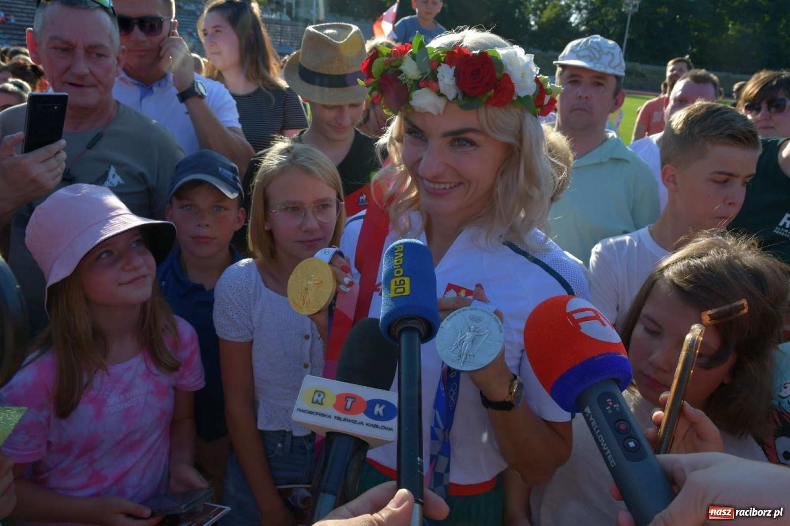 Zdjęcie w galerii na portalu naszraciborz.pl: Wielka feta na Zamkowej. Justyna Święty-Ersetic w rodzinnym Raciborzu [FOTO i WIDEO] wiadomości z regionu