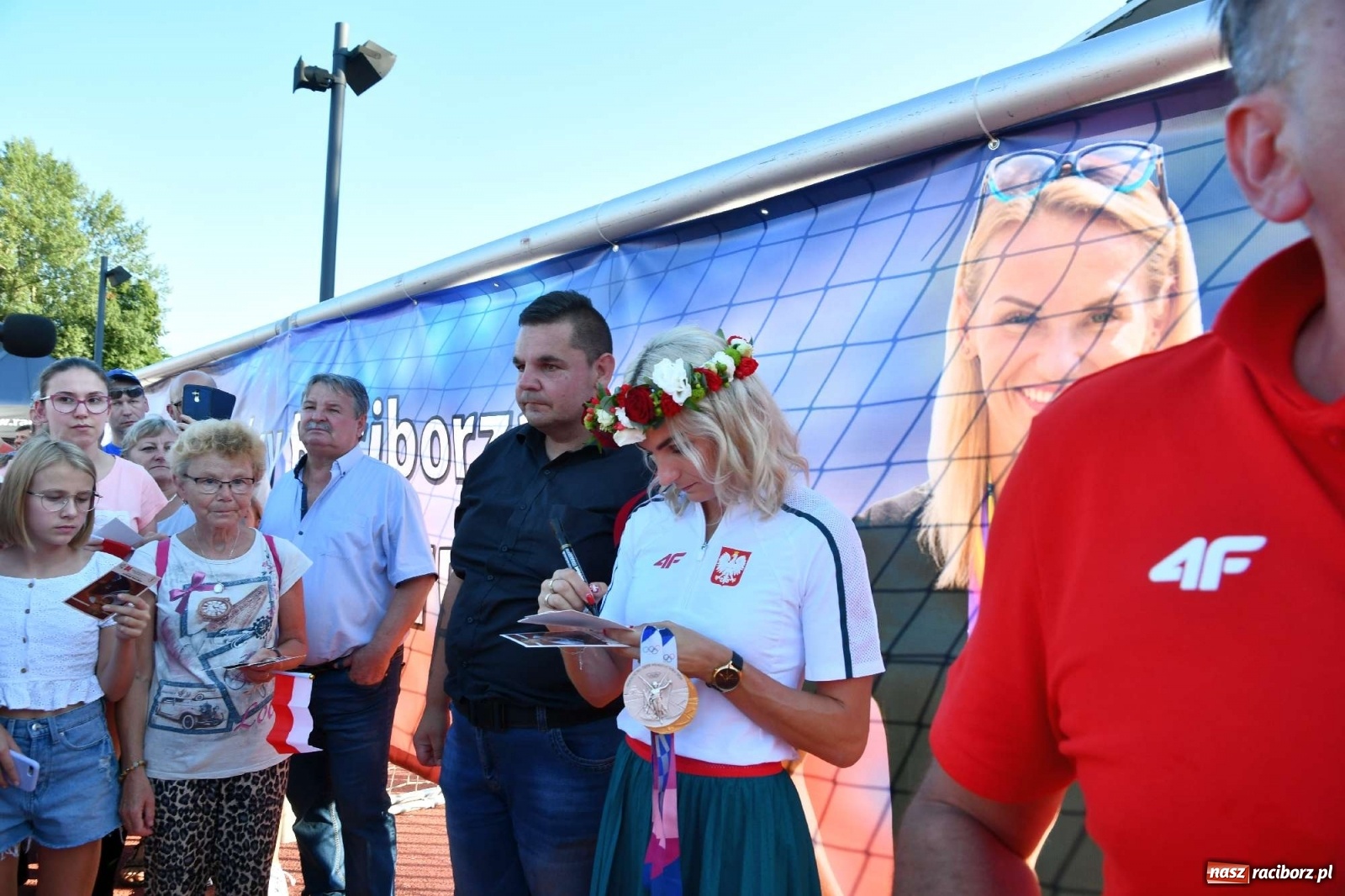 Zdjęcie w galerii na portalu naszraciborz.pl: Wielka feta na Zamkowej. Justyna Święty-Ersetic w rodzinnym Raciborzu [FOTO i WIDEO] wiadomości z regionu