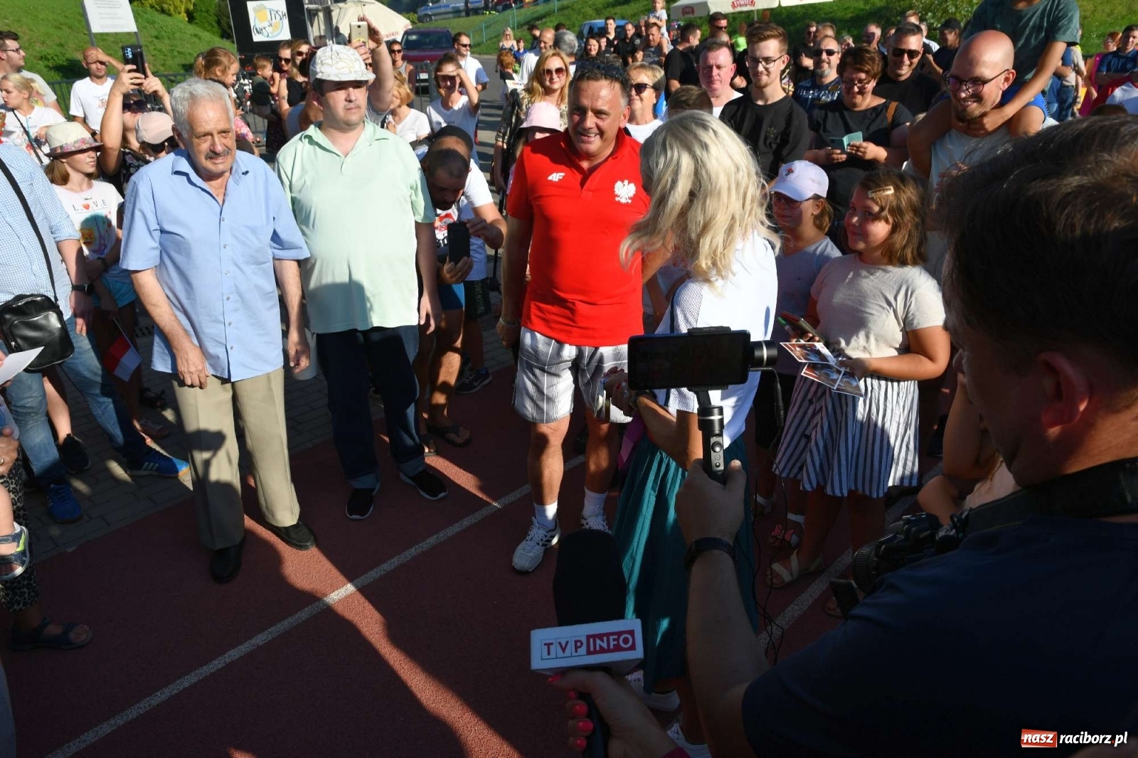 Zdjęcie w galerii na portalu naszraciborz.pl: Wielka feta na Zamkowej. Justyna Święty-Ersetic w rodzinnym Raciborzu [FOTO i WIDEO] wiadomości z regionu