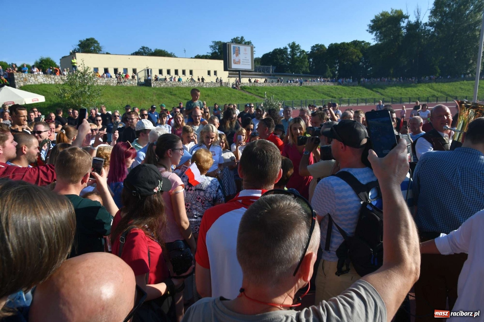 Zdjęcie w galerii na portalu naszraciborz.pl: Wielka feta na Zamkowej. Justyna Święty-Ersetic w rodzinnym Raciborzu [FOTO i WIDEO] wiadomości z regionu