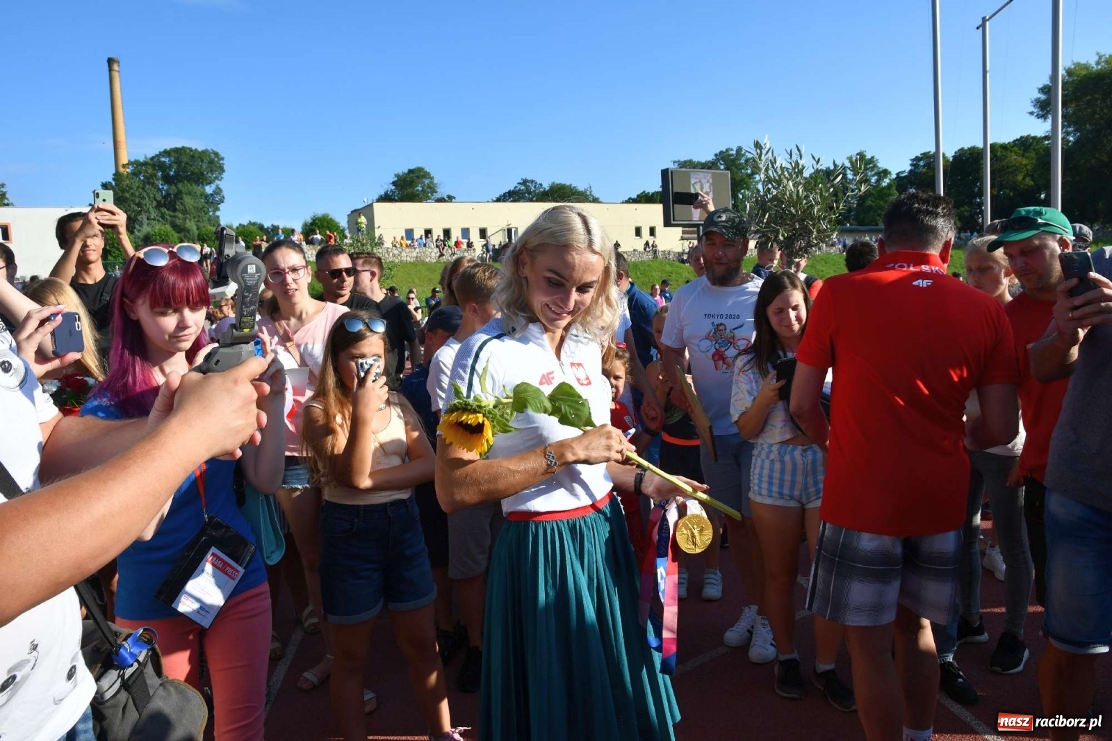 Zdjęcie w galerii na portalu naszraciborz.pl: Wielka feta na Zamkowej. Justyna Święty-Ersetic w rodzinnym Raciborzu [FOTO i WIDEO] wiadomości z regionu