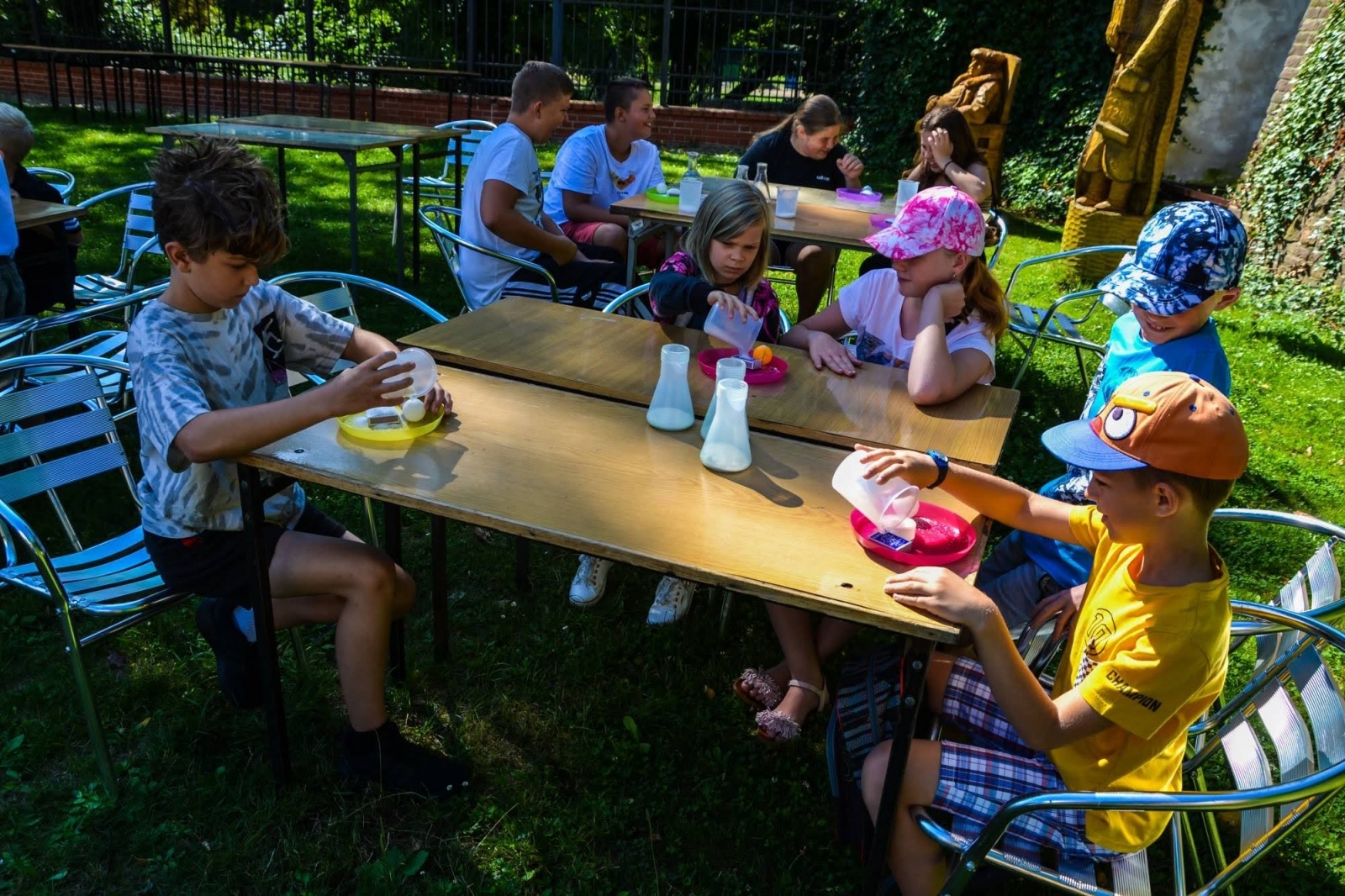 Zdjęcie w galerii na portalu naszraciborz.pl: Warsztaty rakietowo-wystrzałowe, czyli akcja „WAKACJE w POWIECIE” na Zamku Piastowskim wiadomości z regionu