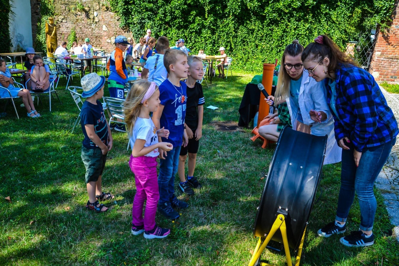 Zdjęcie w galerii na portalu naszraciborz.pl: Warsztaty rakietowo-wystrzałowe, czyli akcja „WAKACJE w POWIECIE” na Zamku Piastowskim wiadomości z regionu