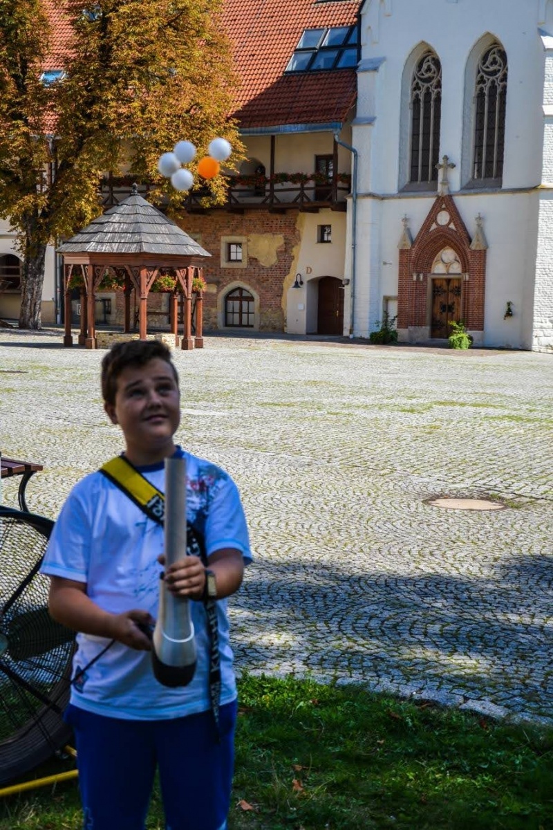 Zdjęcie w galerii na portalu naszraciborz.pl: Warsztaty rakietowo-wystrzałowe, czyli akcja „WAKACJE w POWIECIE” na Zamku Piastowskim wiadomości z regionu
