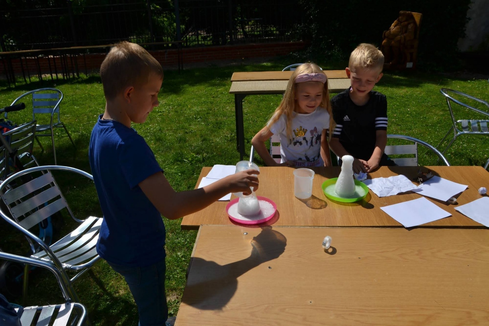 Zdjęcie w galerii na portalu naszraciborz.pl: Warsztaty rakietowo-wystrzałowe, czyli akcja „WAKACJE w POWIECIE” na Zamku Piastowskim wiadomości z regionu