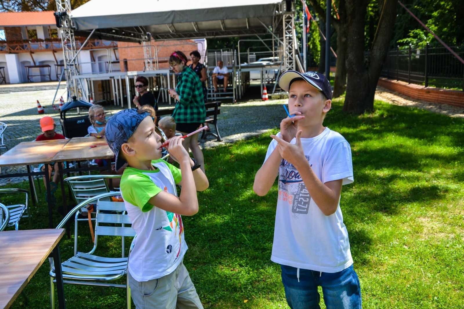 Zdjęcie w galerii na portalu naszraciborz.pl: Warsztaty rakietowo-wystrzałowe, czyli akcja „WAKACJE w POWIECIE” na Zamku Piastowskim wiadomości z regionu