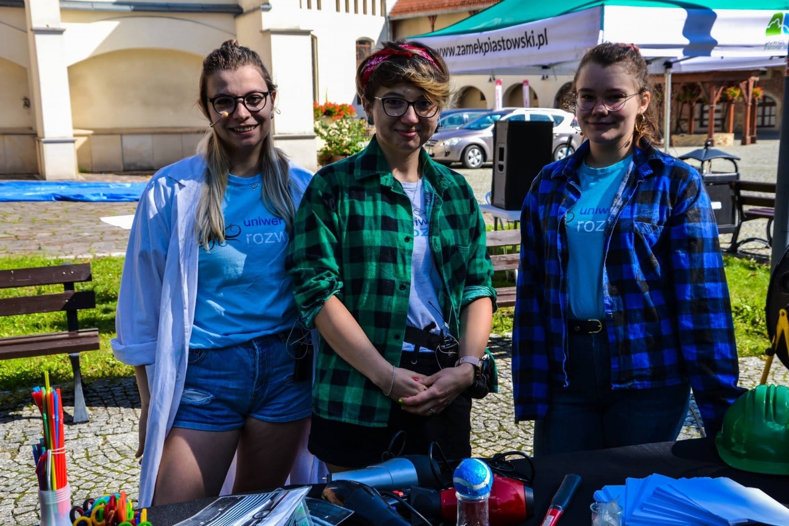 Zdjęcie w galerii na portalu naszraciborz.pl: Warsztaty rakietowo-wystrzałowe, czyli akcja „WAKACJE w POWIECIE” na Zamku Piastowskim wiadomości z regionu