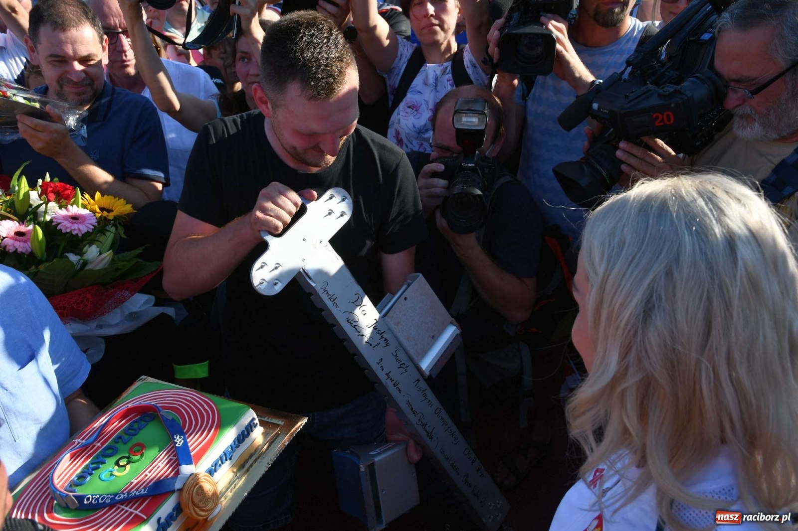 Zdjęcie w galerii na portalu naszraciborz.pl: Blok startowy w prezencie od OSiR-u, czyli mało znane fakty z przygotowań do Tokio w Raciborzu wiadomości z regionu