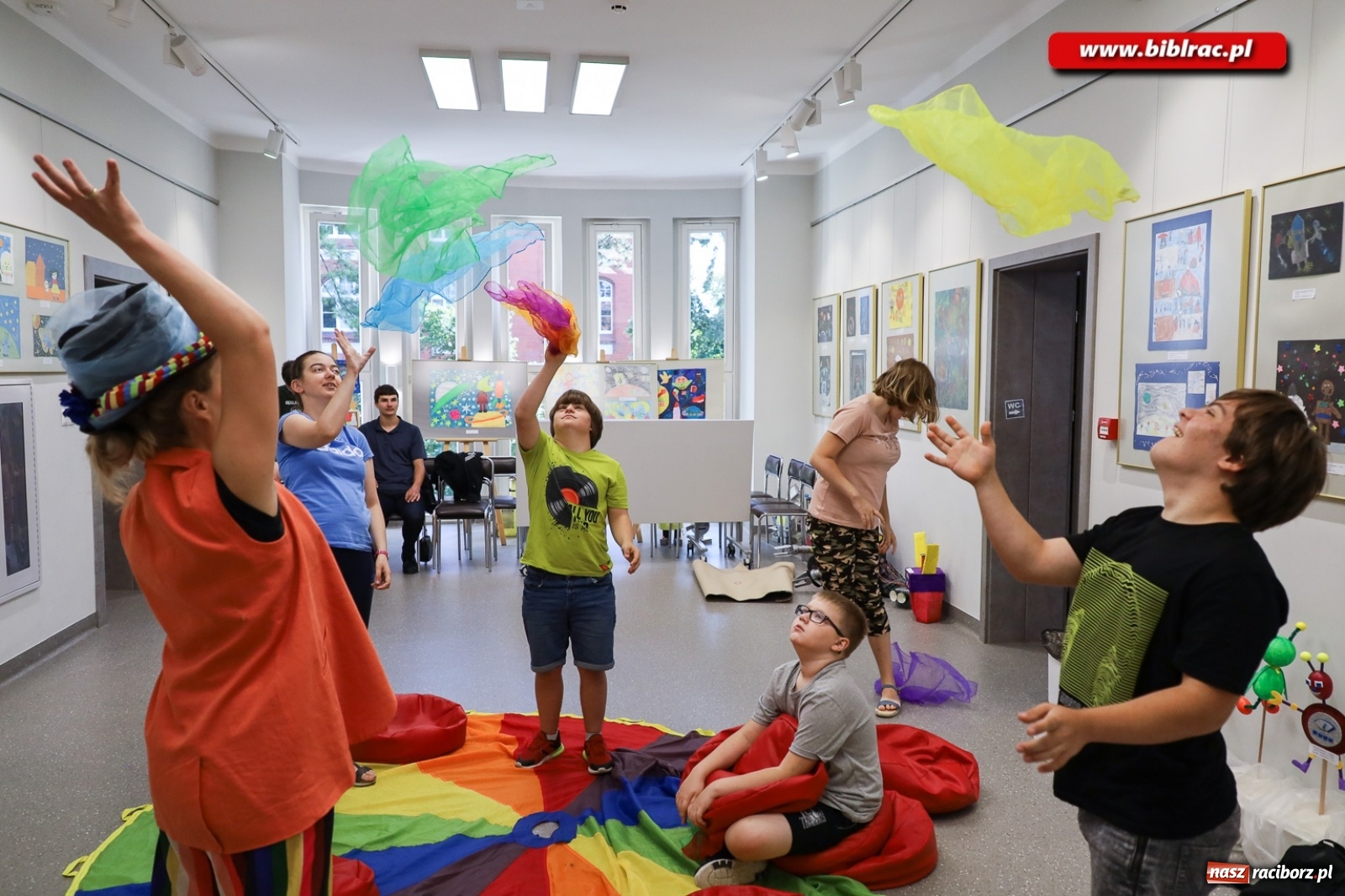 Zdjęcie w galerii na portalu naszraciborz.pl: Alpakoterapia na zakończenie Lata z biblioteką dla osób z niepełnosprawnościami wiadomości z regionu