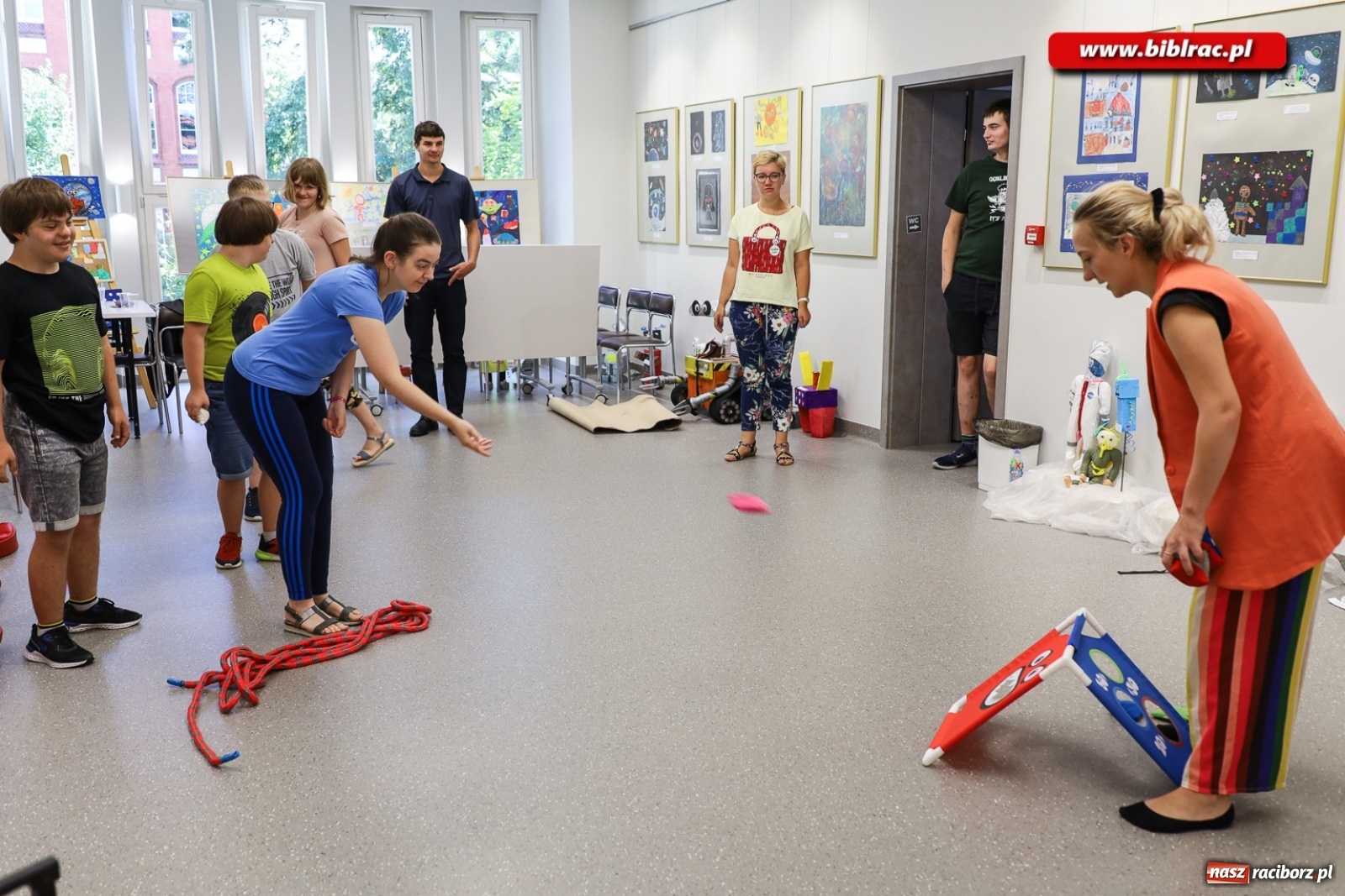 Zdjęcie w galerii na portalu naszraciborz.pl: Alpakoterapia na zakończenie Lata z biblioteką dla osób z niepełnosprawnościami wiadomości z regionu
