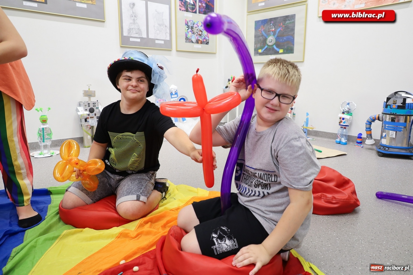 Zdjęcie w galerii na portalu naszraciborz.pl: Alpakoterapia na zakończenie Lata z biblioteką dla osób z niepełnosprawnościami wiadomości z regionu