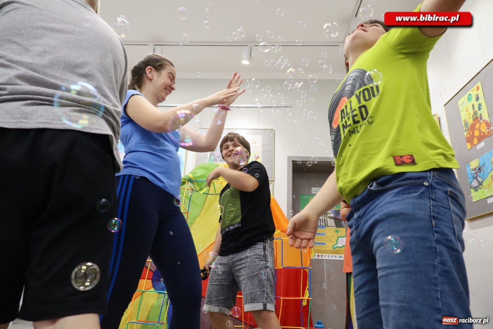 Zdjęcie w galerii na portalu naszraciborz.pl: Alpakoterapia na zakończenie Lata z biblioteką dla osób z niepełnosprawnościami wiadomości z regionu