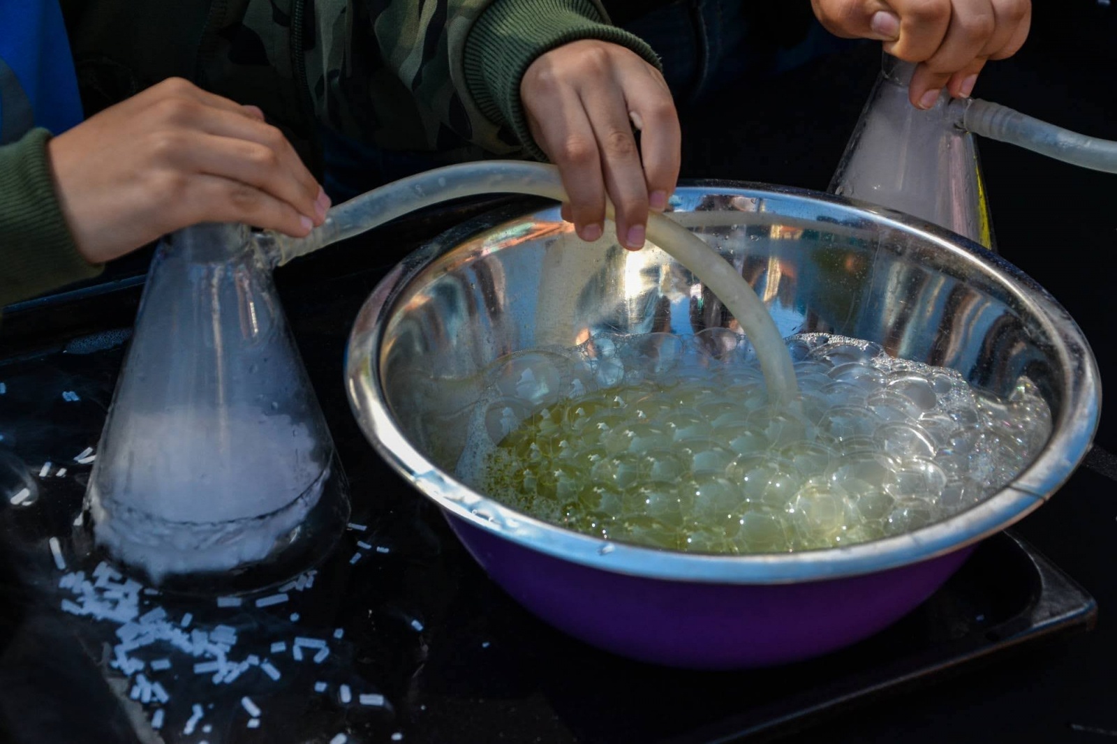 Zdjęcie w galerii na portalu naszraciborz.pl: Lodowe eksperymenty w dawnej siedzibie Piastów [FOTO] wiadomości z regionu