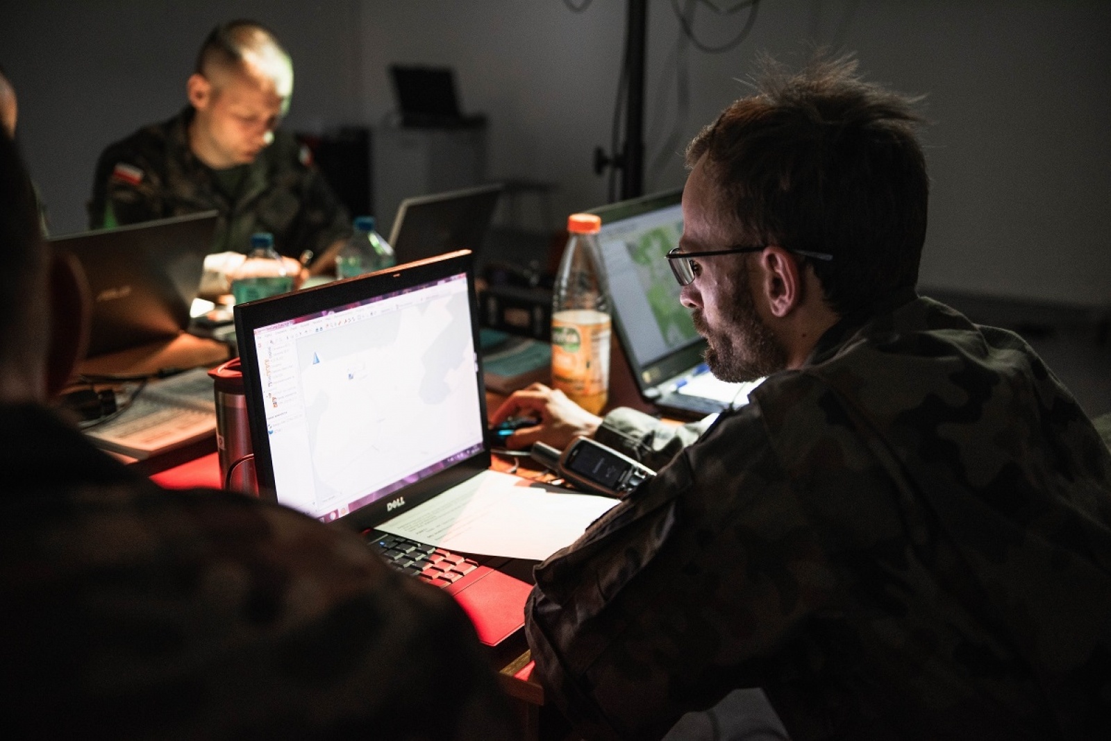 Zdjęcie w galerii na portalu naszraciborz.pl: Śląscy terytorialsi szkolą się jak planować poszukiwania wiadomości z regionu