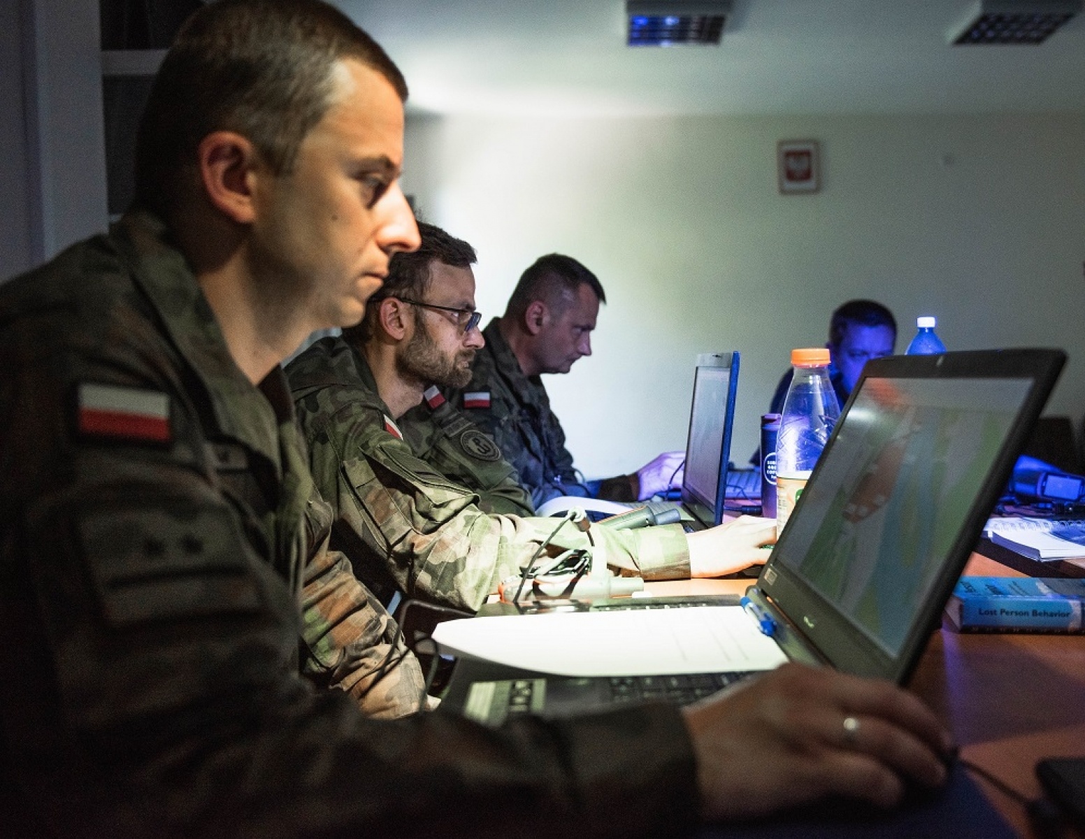 Zdjęcie w galerii na portalu naszraciborz.pl: Śląscy terytorialsi szkolą się jak planować poszukiwania wiadomości z regionu