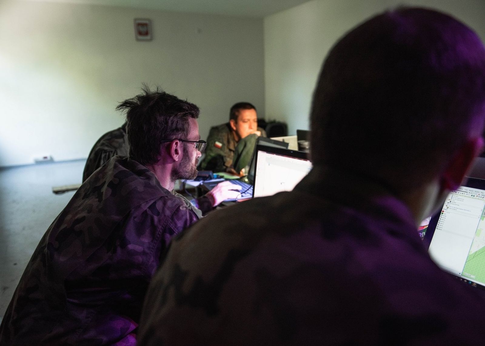 Zdjęcie w galerii na portalu naszraciborz.pl: Śląscy terytorialsi szkolą się jak planować poszukiwania wiadomości z regionu