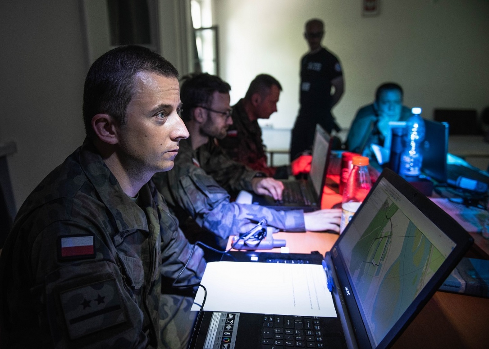 Zdjęcie w galerii na portalu naszraciborz.pl: Śląscy terytorialsi szkolą się jak planować poszukiwania wiadomości z regionu