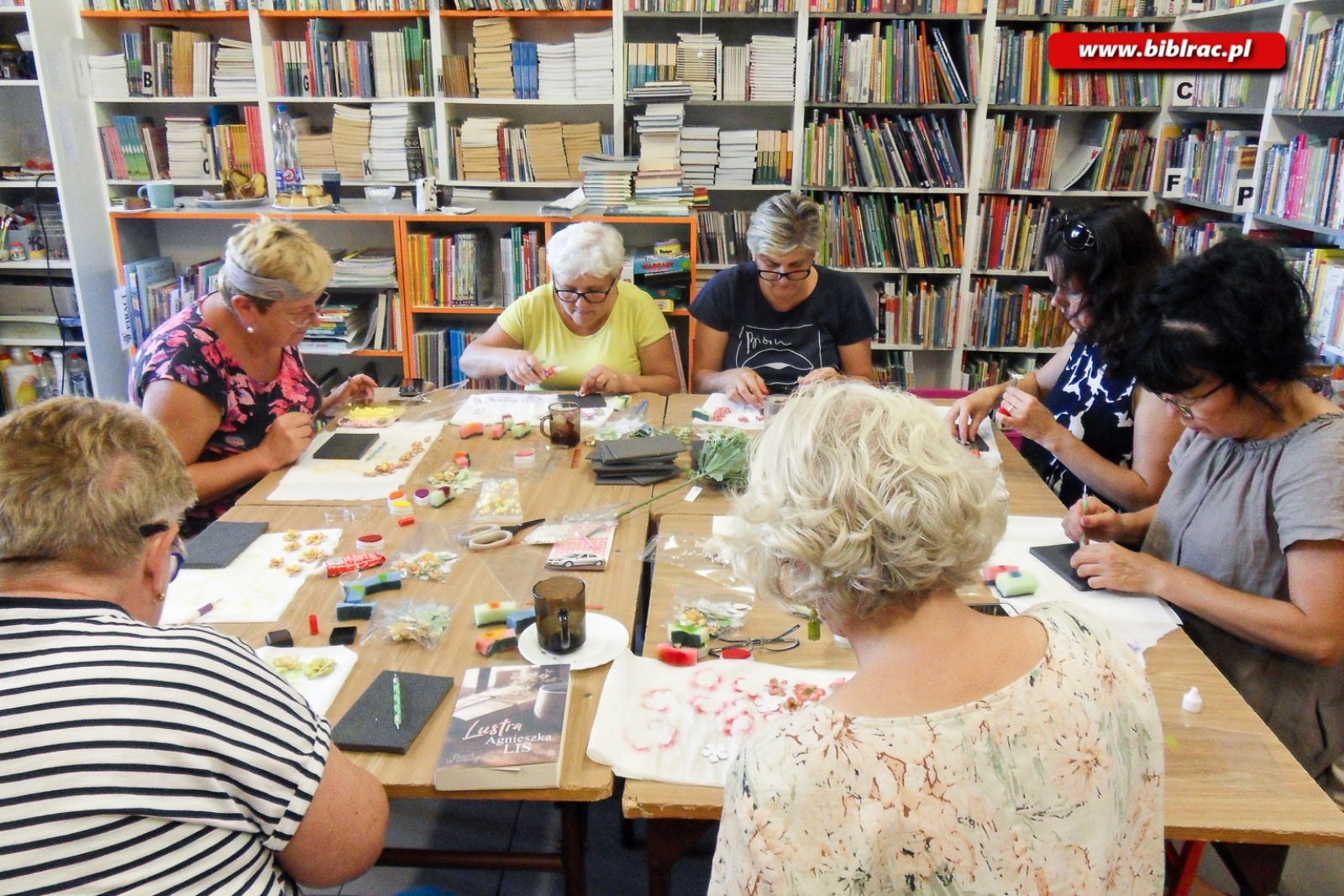 Zdjęcie w galerii na portalu naszraciborz.pl: Kreatywne warsztaty w bibliotece w Markowicach wiadomości z regionu
